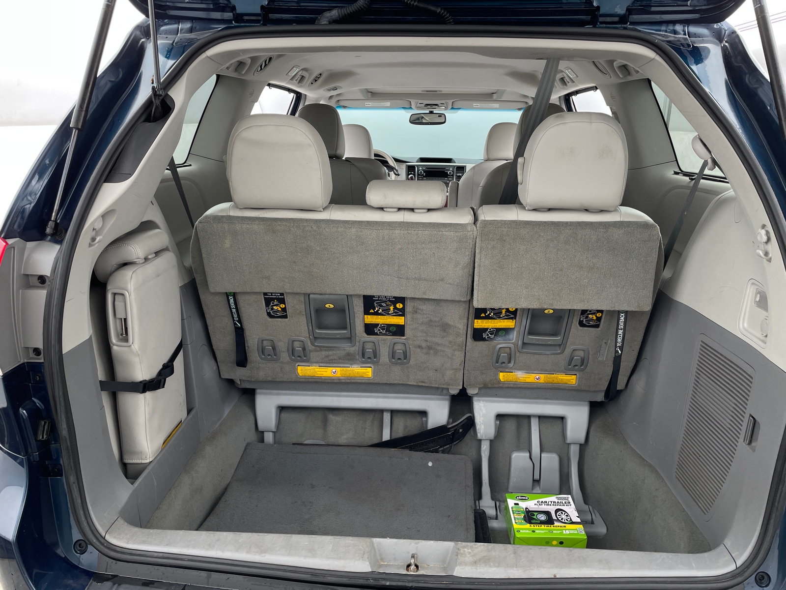 Thumbnail: 2011 Toyota Sienna - 6