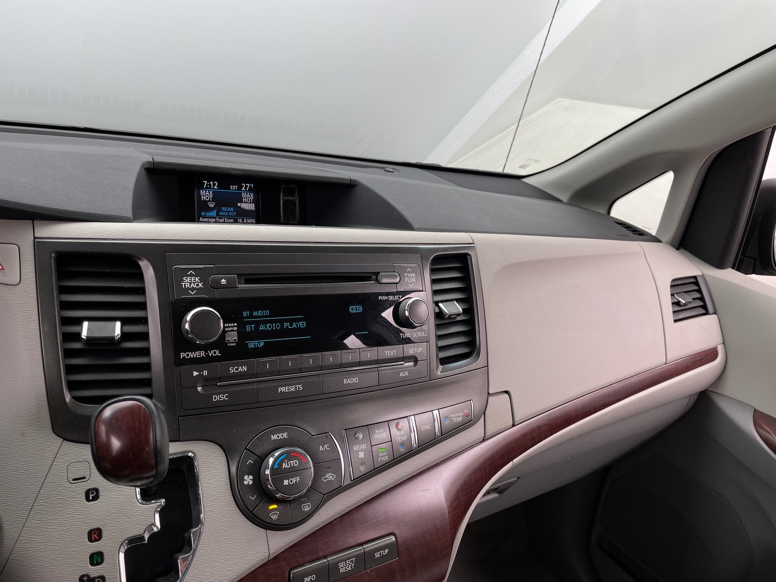 Thumbnail: 2011 Toyota Sienna - 3