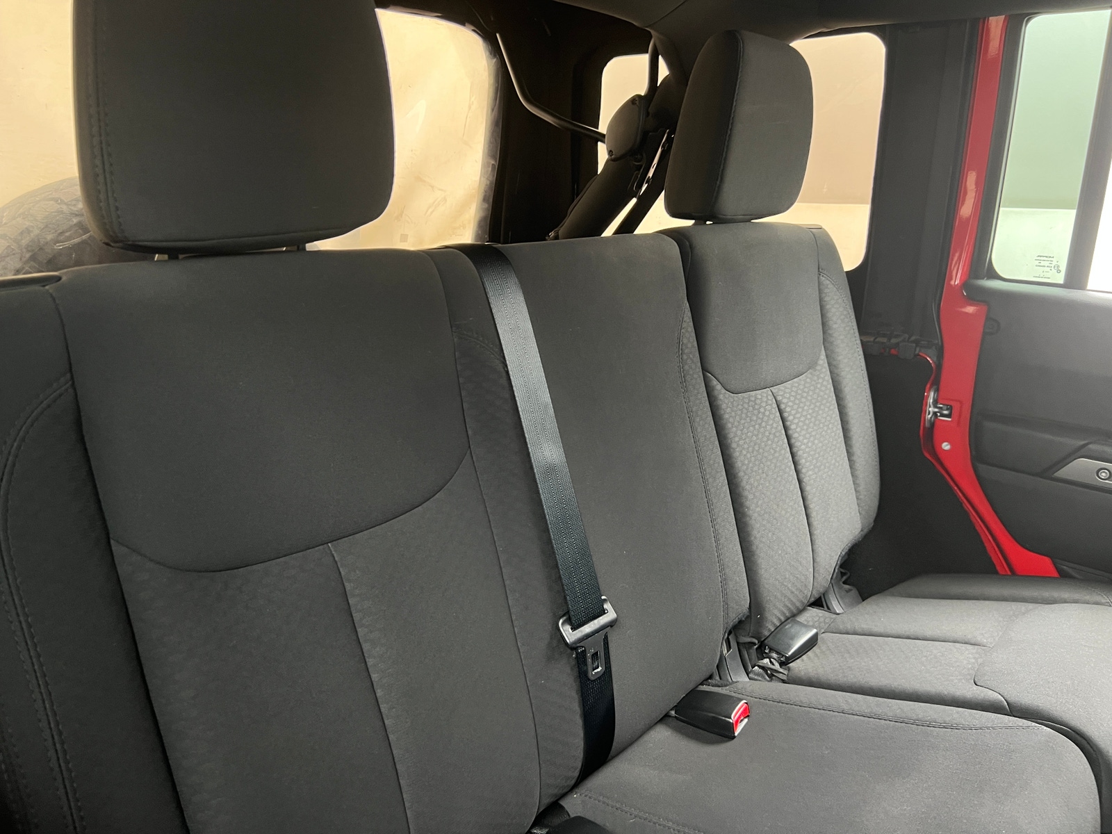 Thumbnail: 2015 Jeep Wrangler - 6