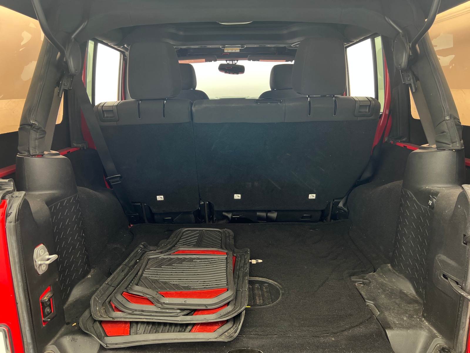 Thumbnail: 2015 Jeep Wrangler - 7