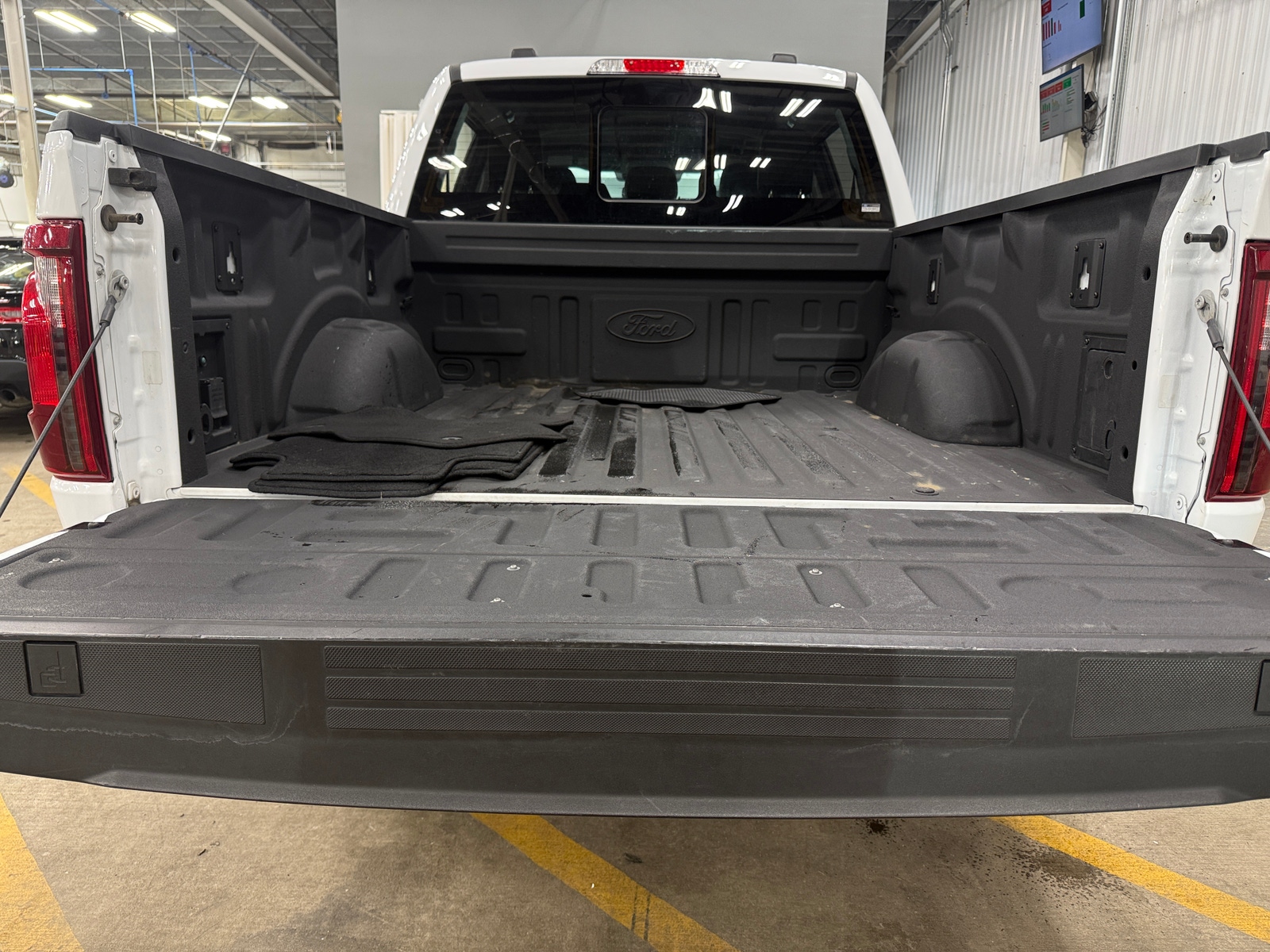 Thumbnail: 2024 Ford Econoline - 7