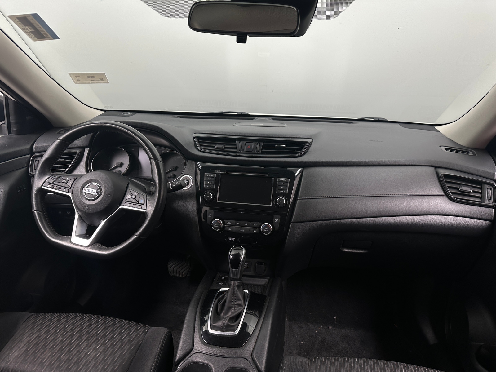 Thumbnail: 2019 Nissan Rogue - 3