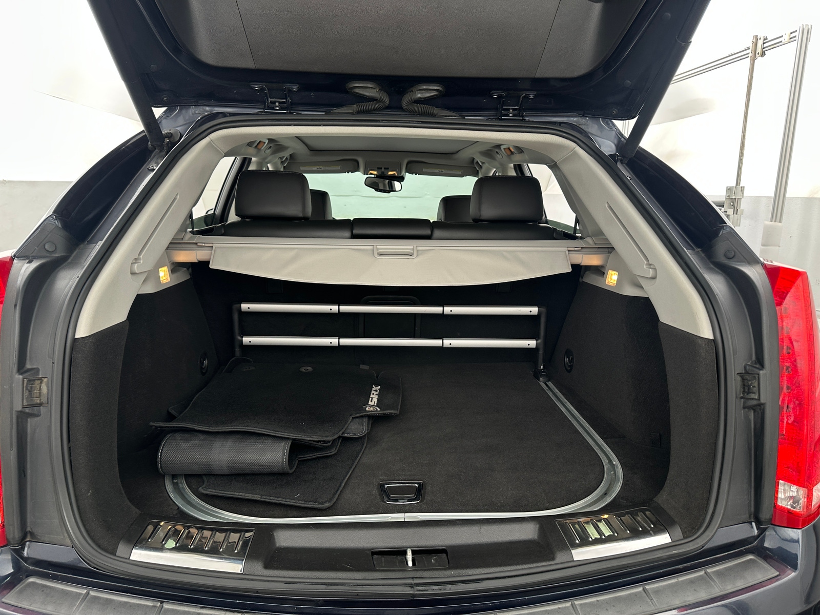 Thumbnail: 2016 Cadillac SRX - 6