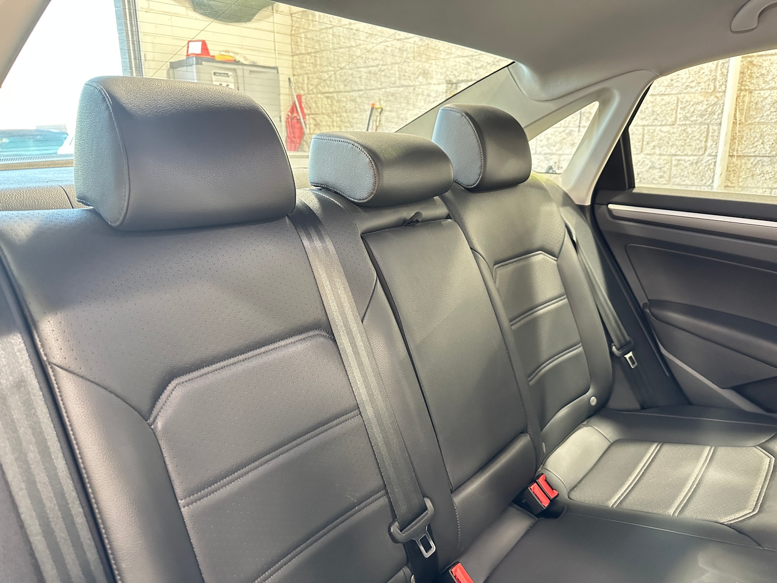 Thumbnail: 2017 Volkswagen Passat - 5