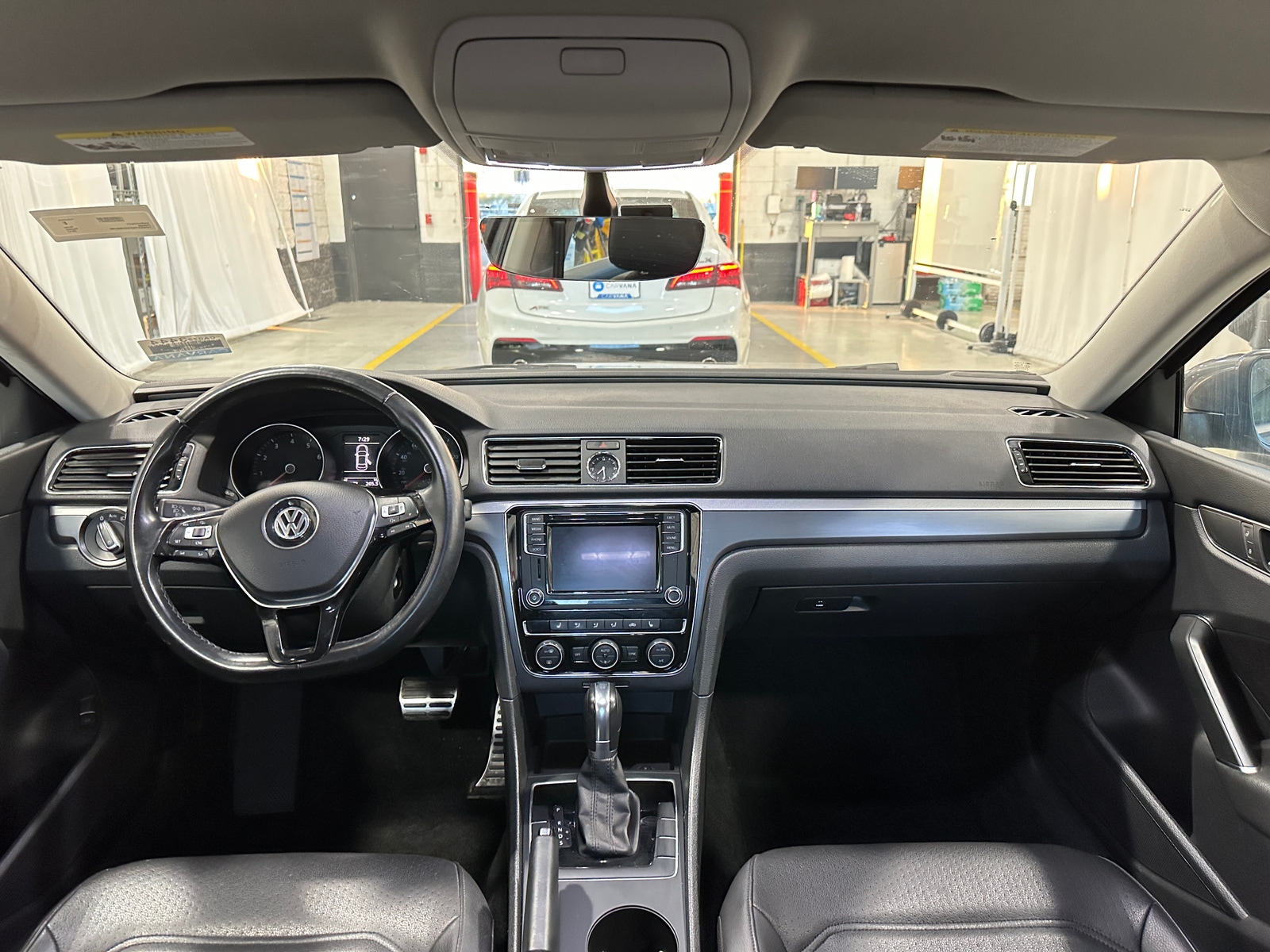 Thumbnail: 2017 Volkswagen Passat - 2