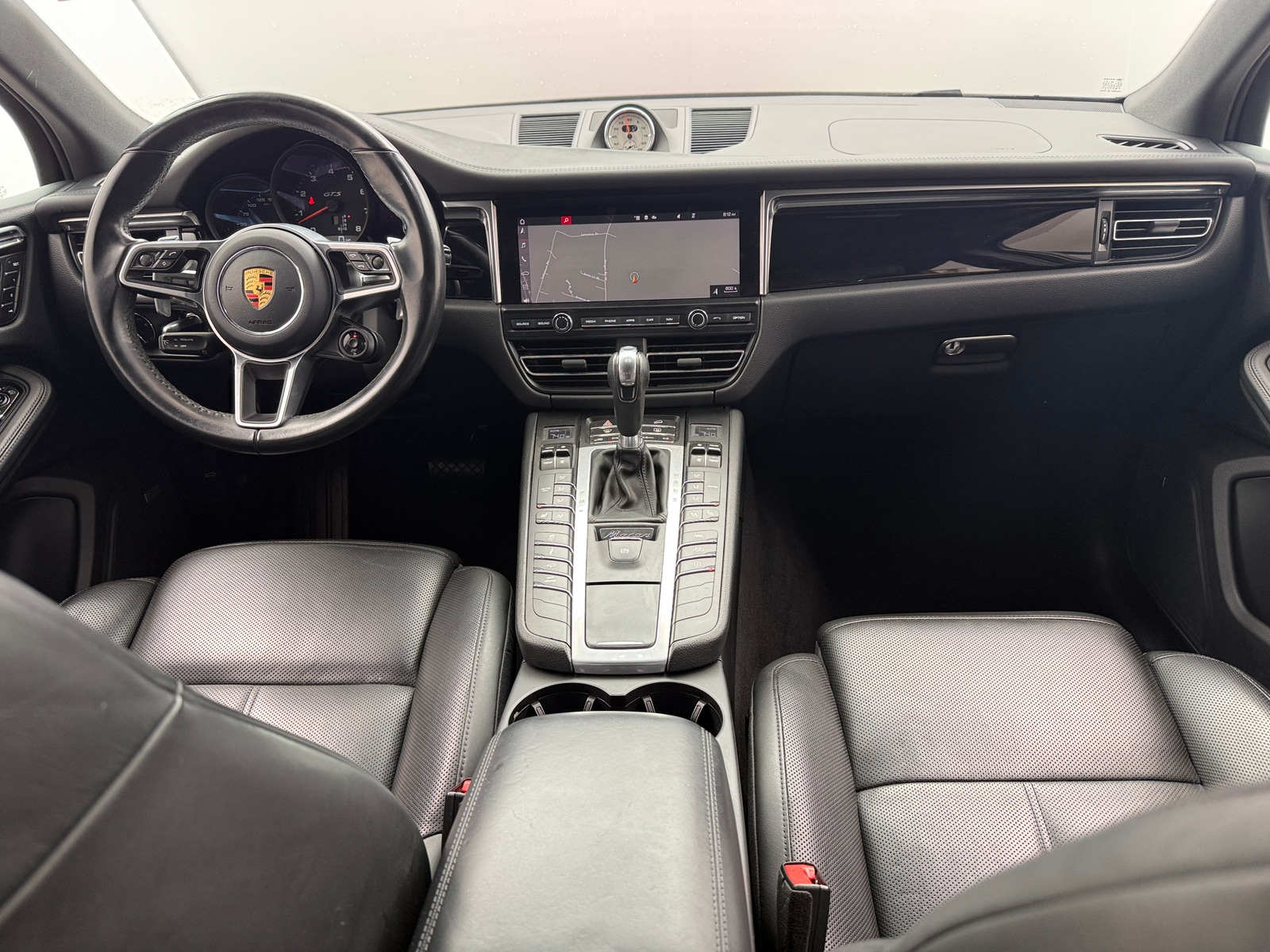 Thumbnail: 2020 Porsche Macan - 2