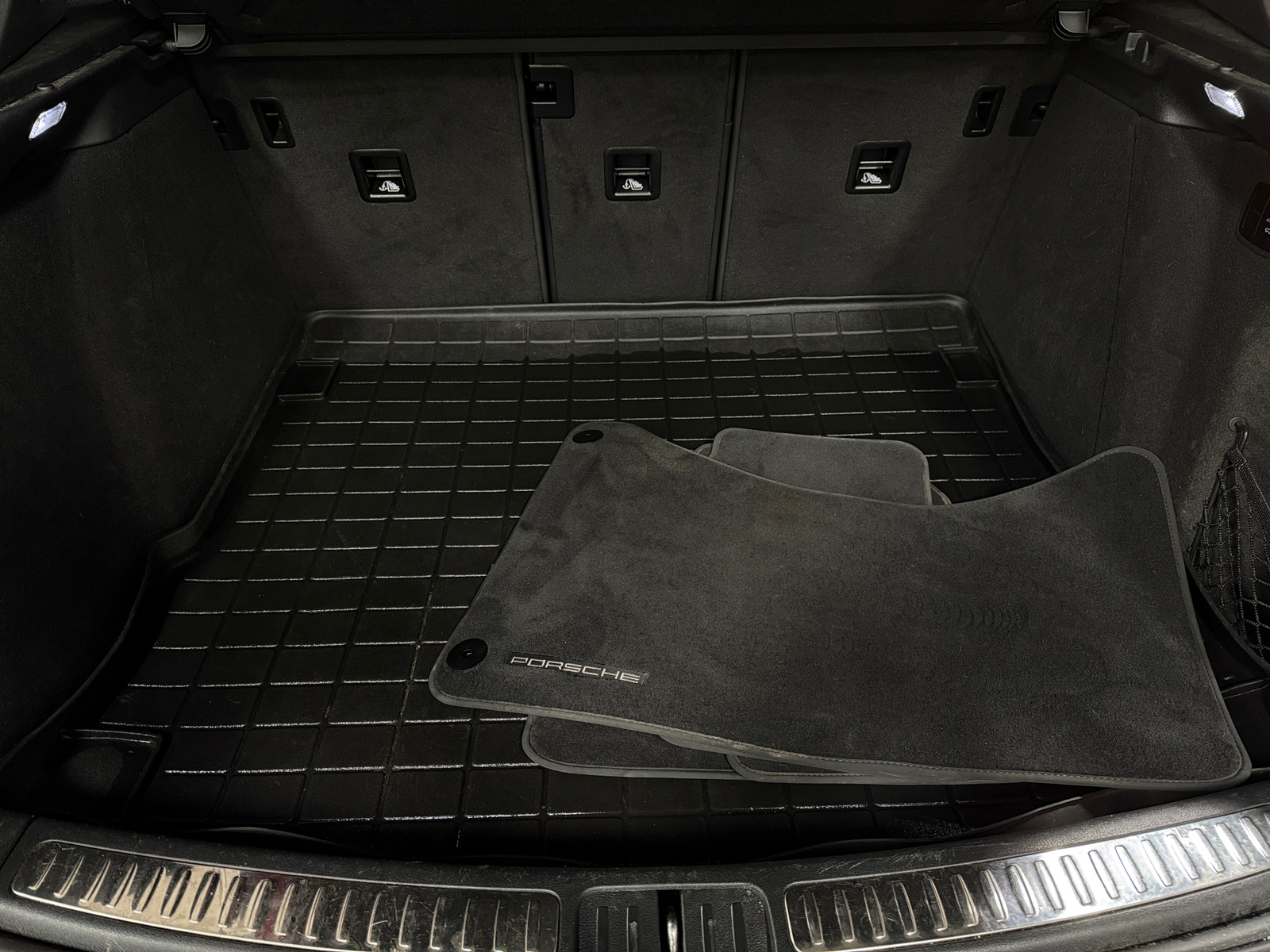 Thumbnail: 2020 Porsche Macan - 6