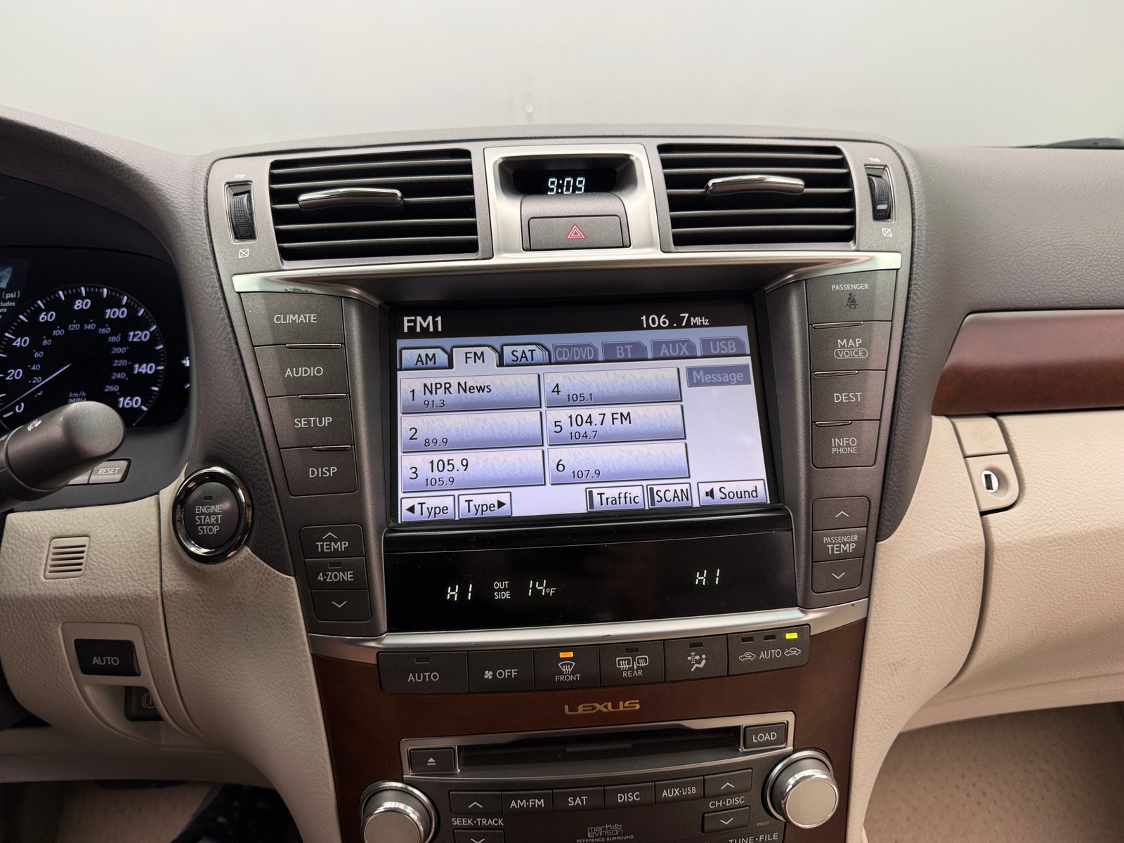 Thumbnail: 2010 Lexus LS - 3