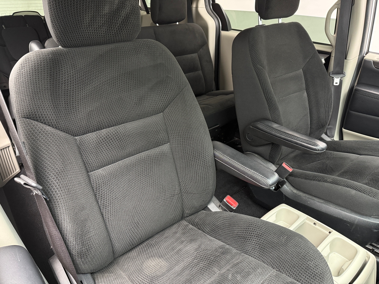 Thumbnail: 2019 Dodge Grand Caravan - 2