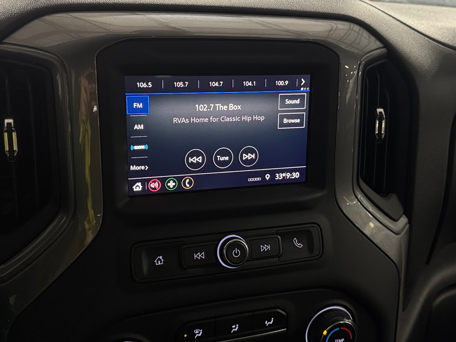 Thumbnail: 2020 Chevrolet Silverado 1500 - 4