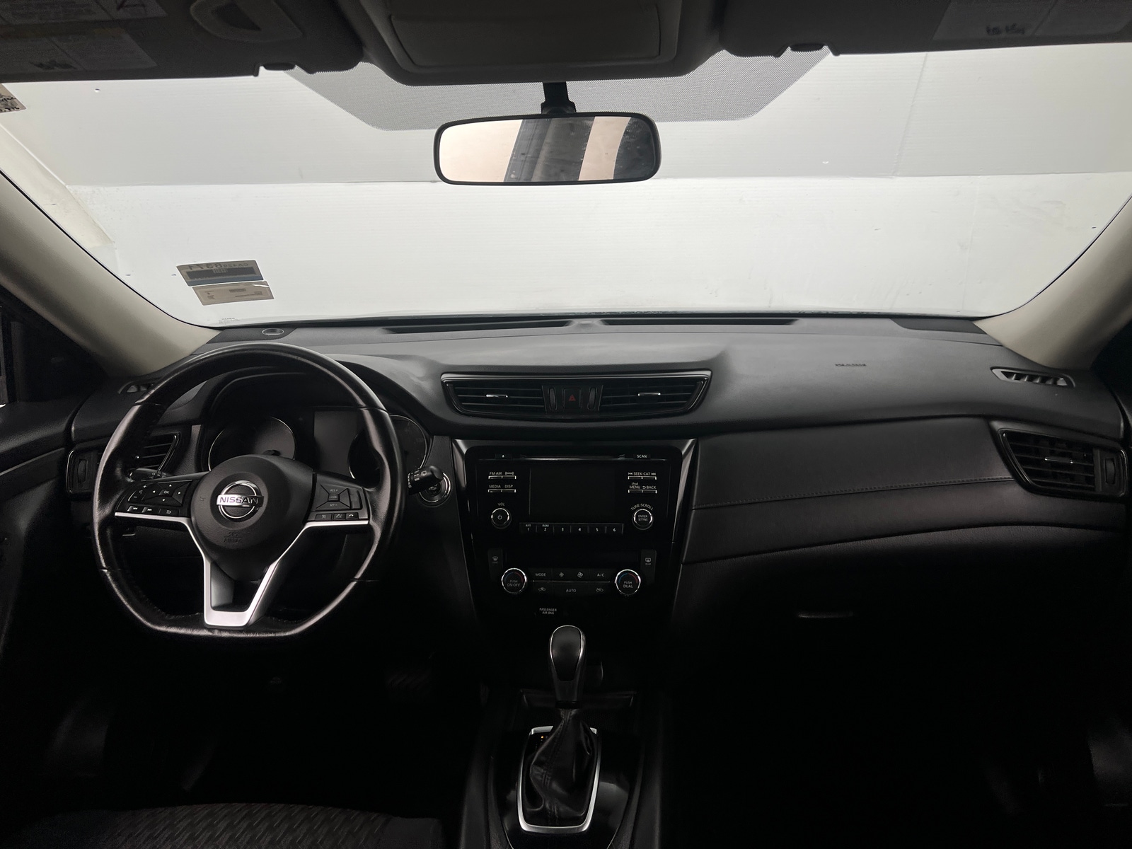 Thumbnail: 2017 Nissan Rogue - 3