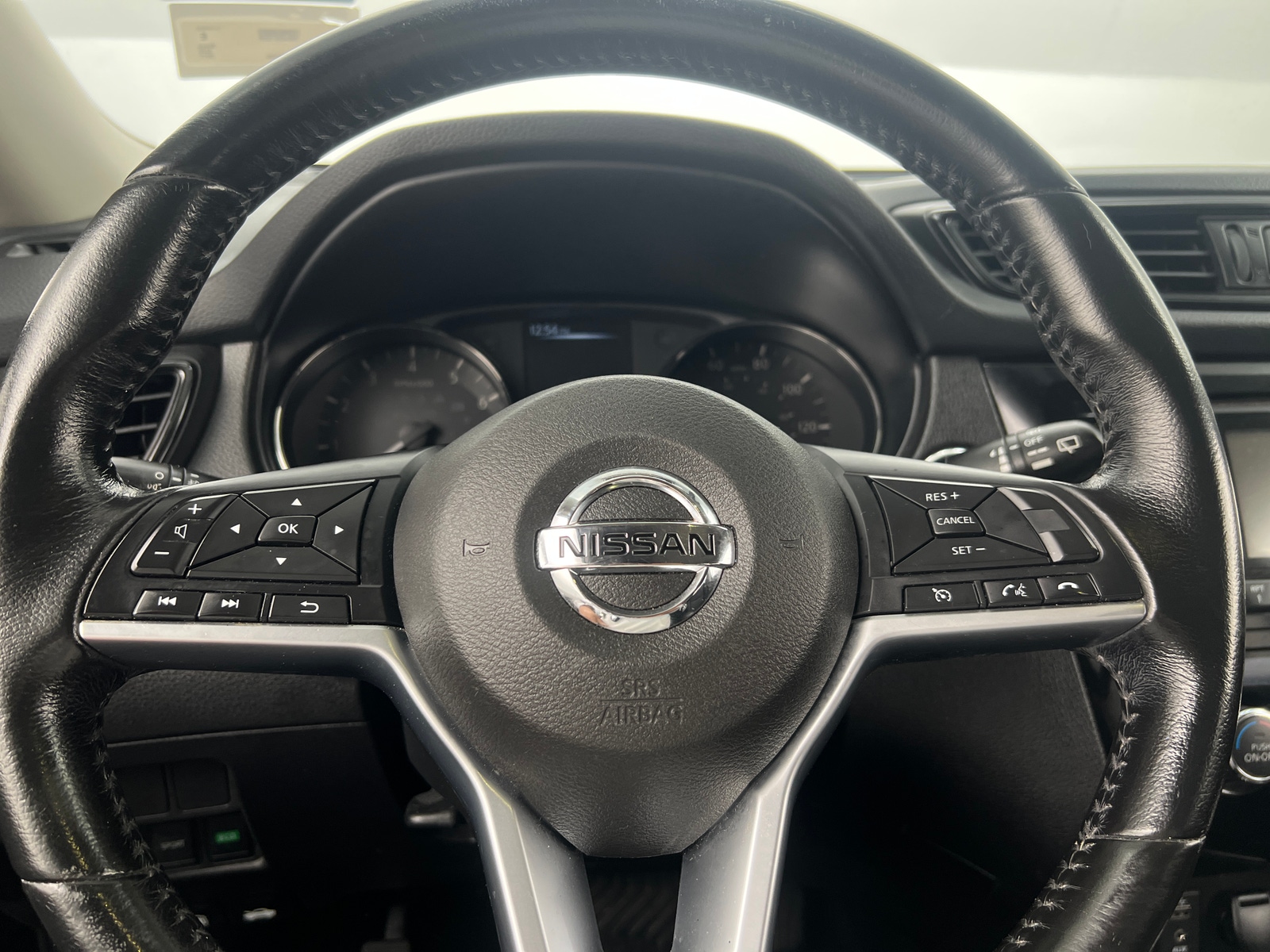 Thumbnail: 2017 Nissan Rogue - 5