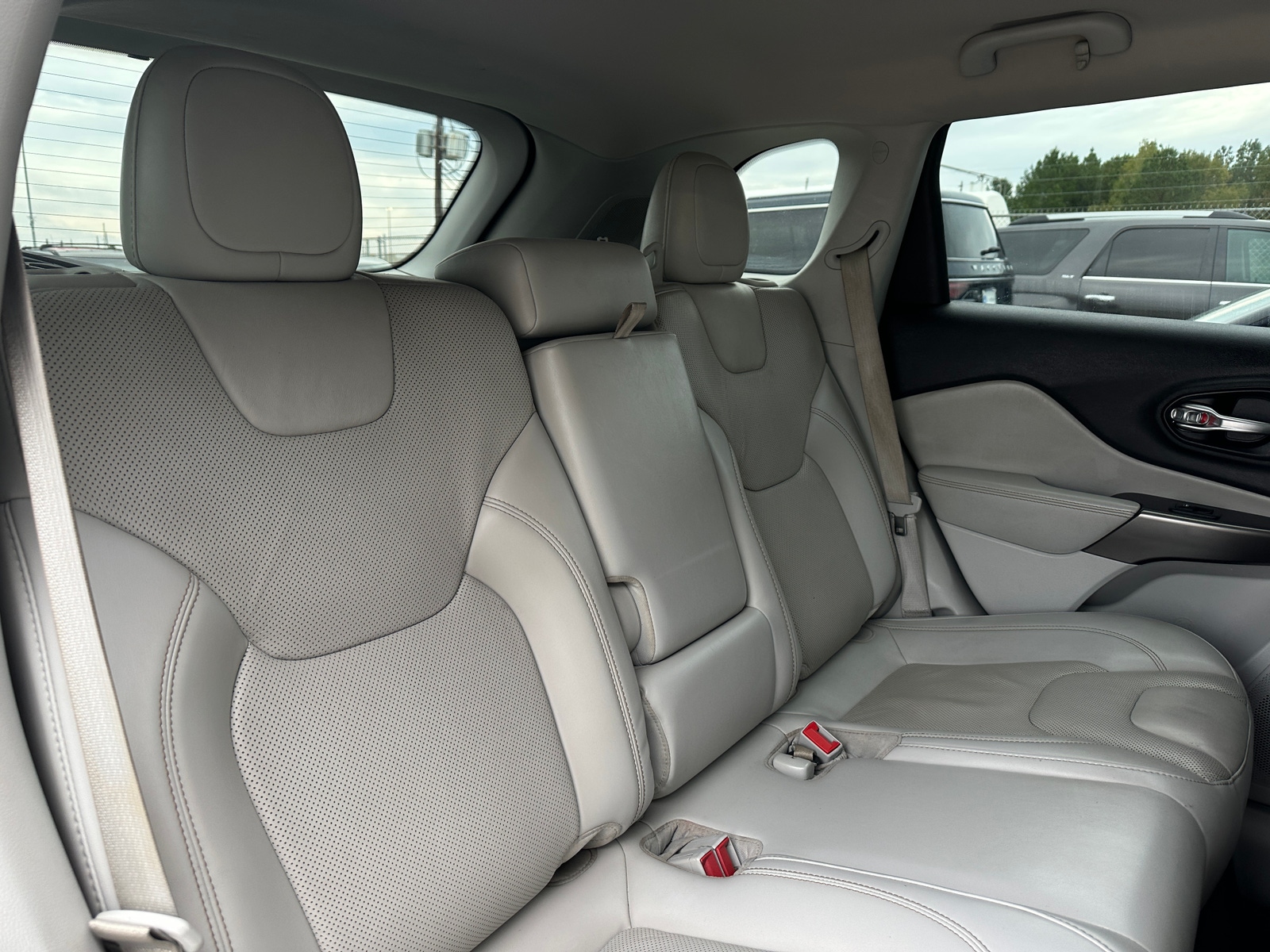 Thumbnail: 2021 Jeep Cherokee - 5