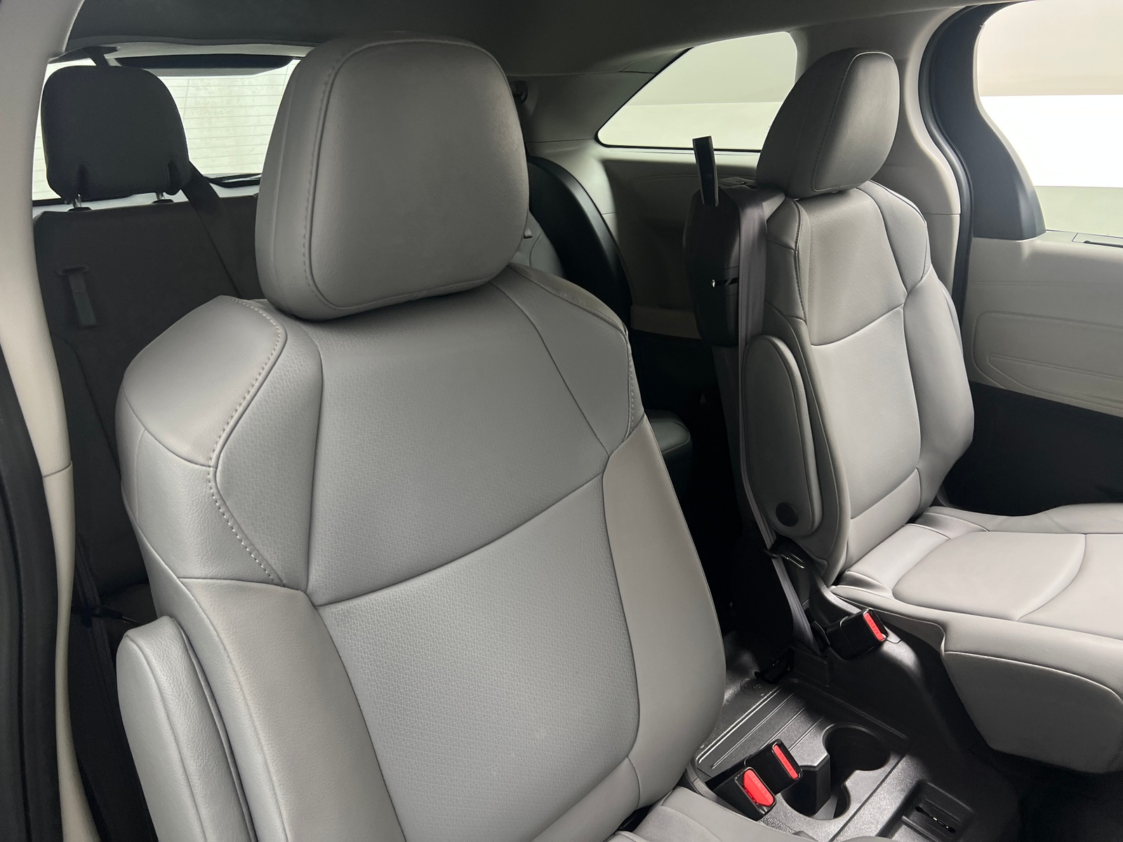 Thumbnail: 2021 Toyota Sienna - 5