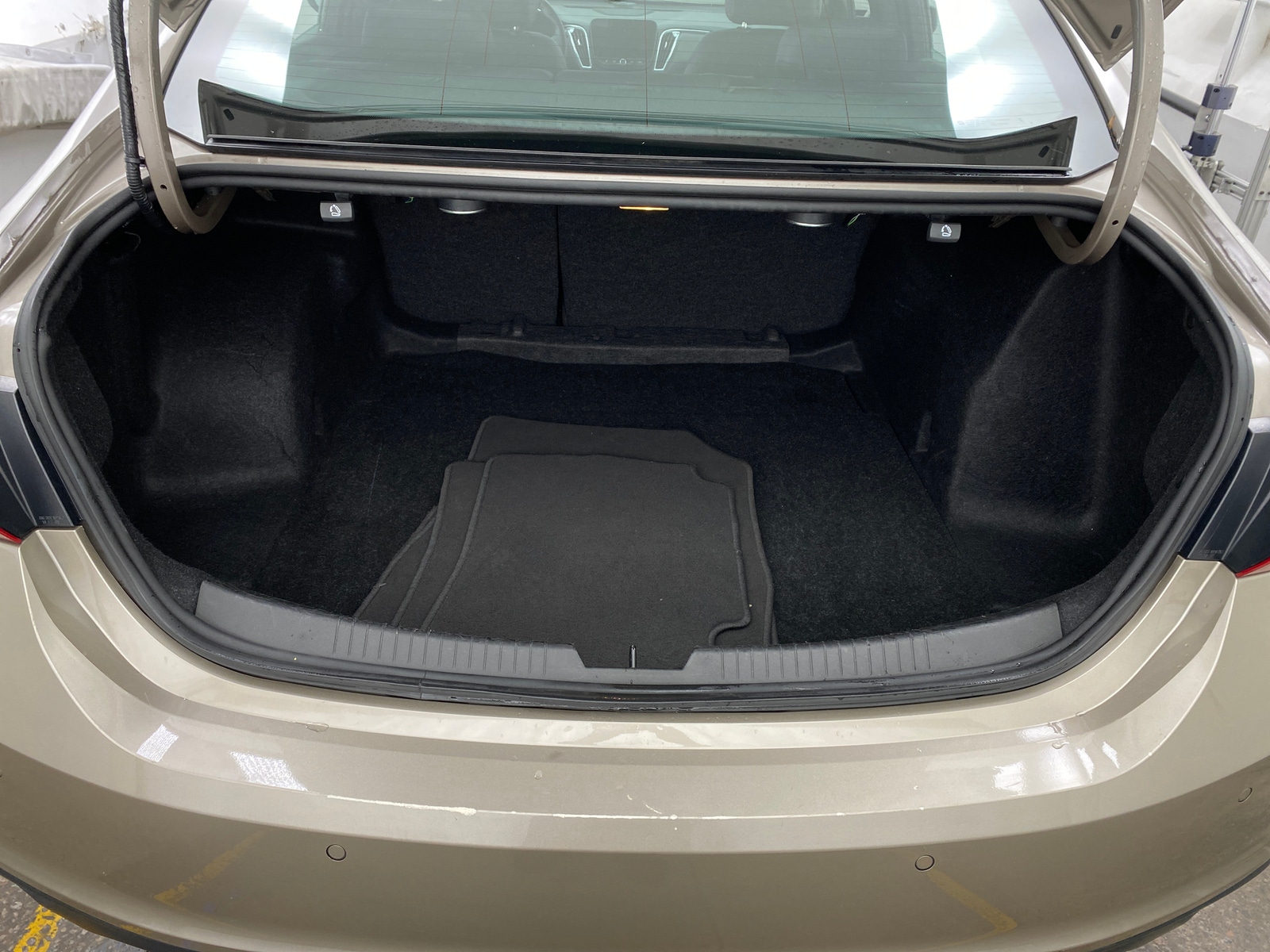 Thumbnail: 2024 Chevrolet Malibu - 6