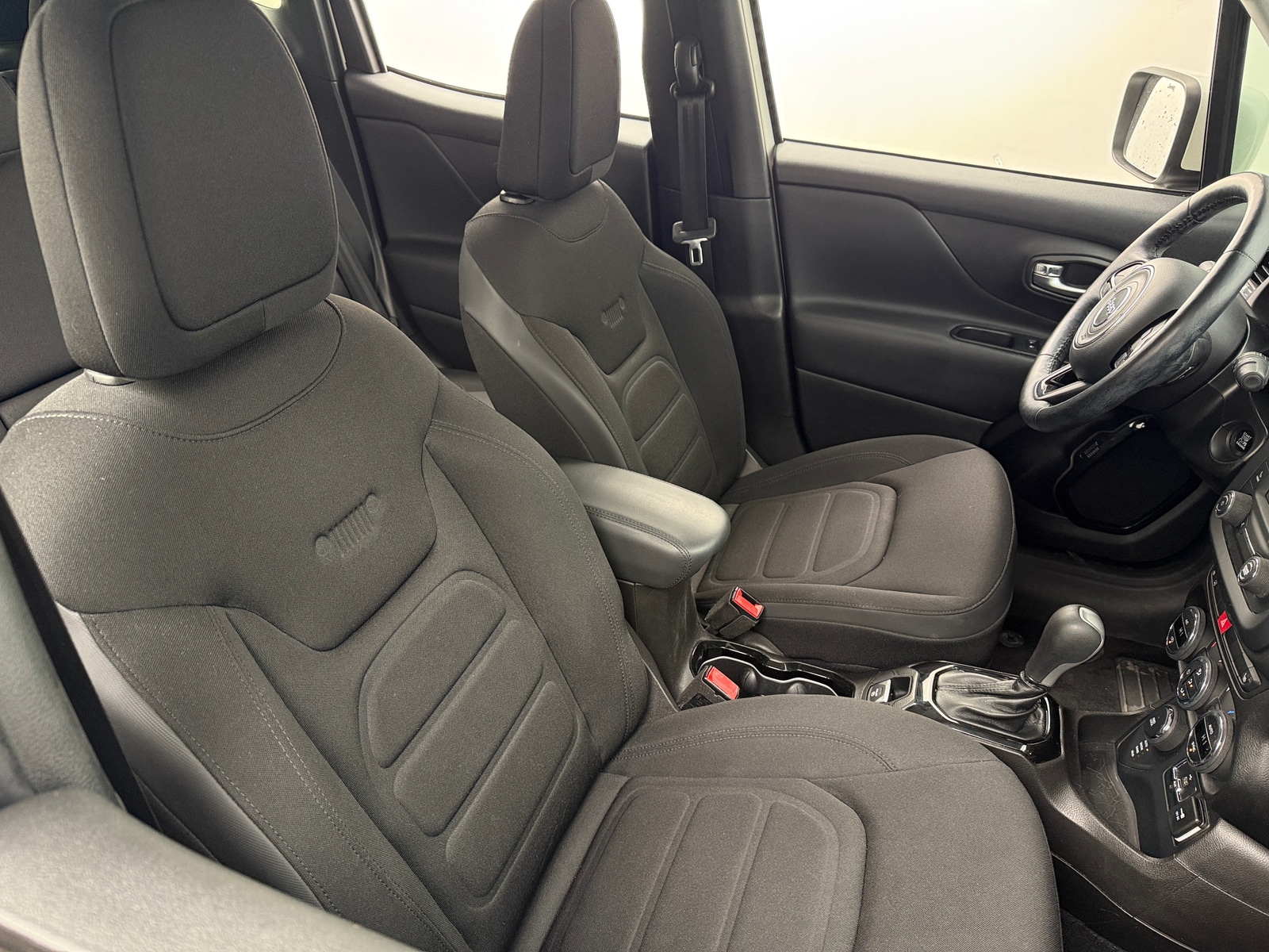 Thumbnail: 2017 Jeep Renegade - 2