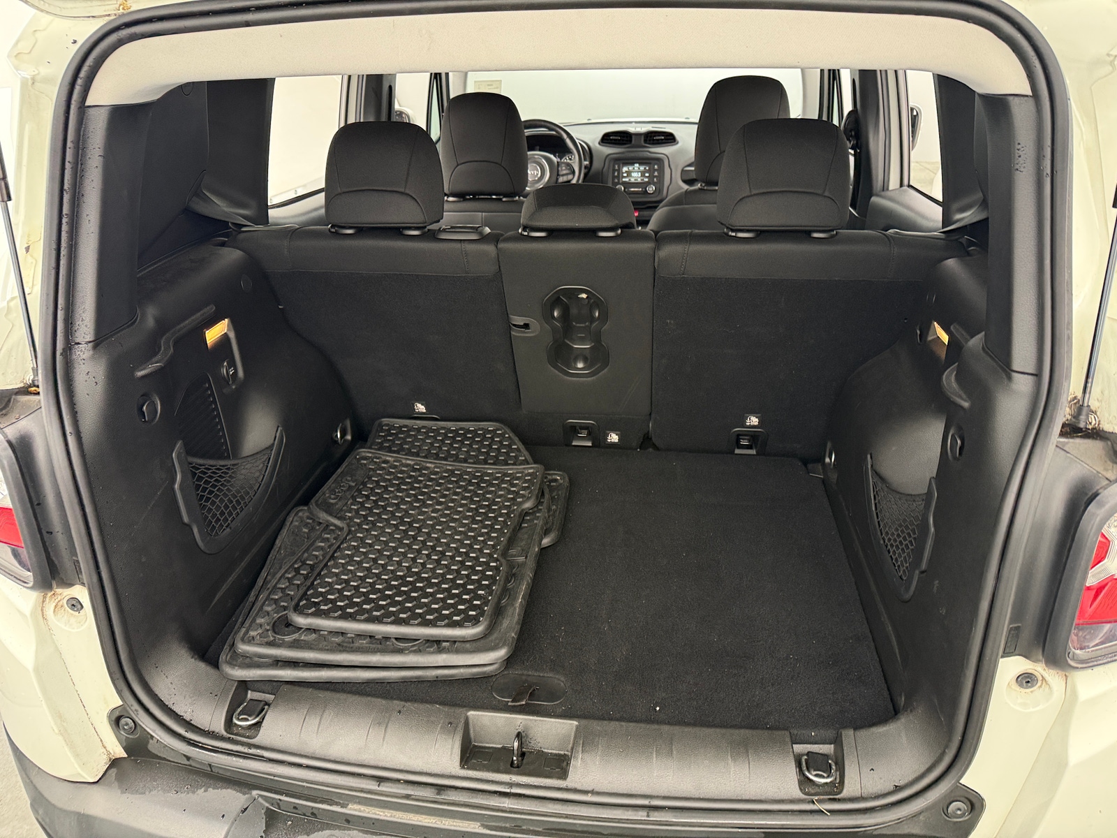 Thumbnail: 2017 Jeep Renegade - 7