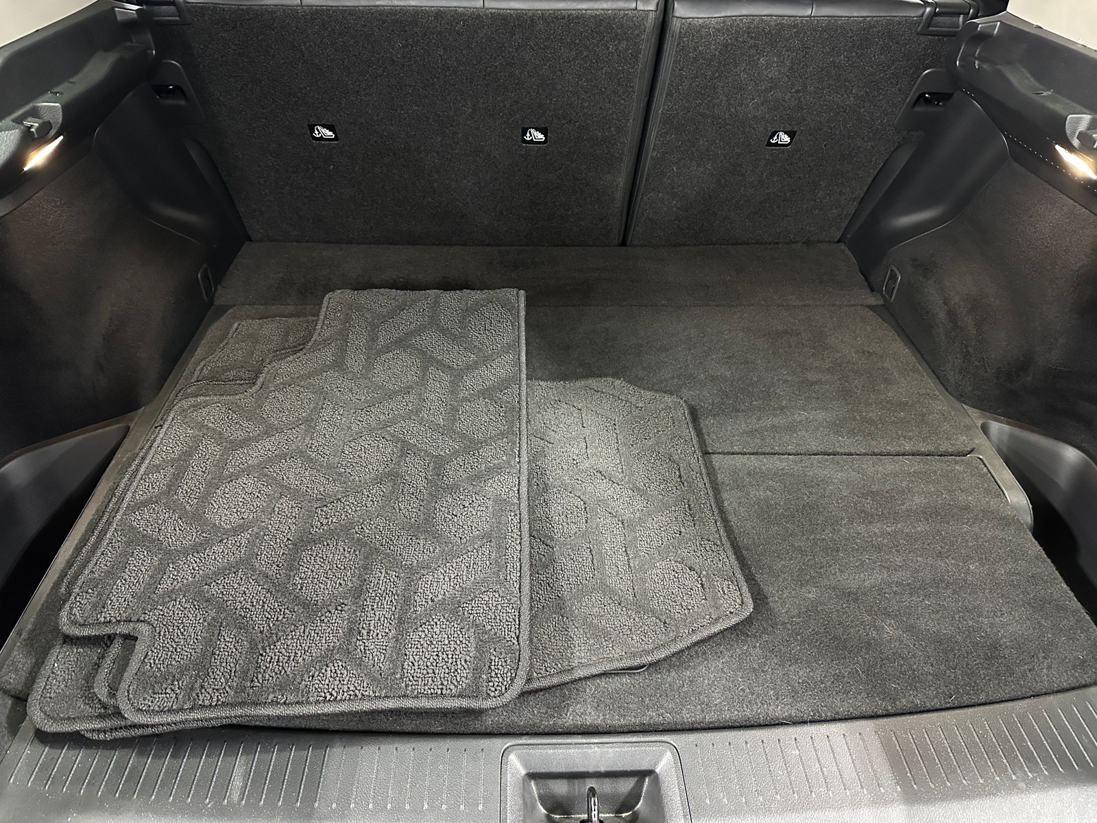 Thumbnail: 2025 Nissan Ariya - 6