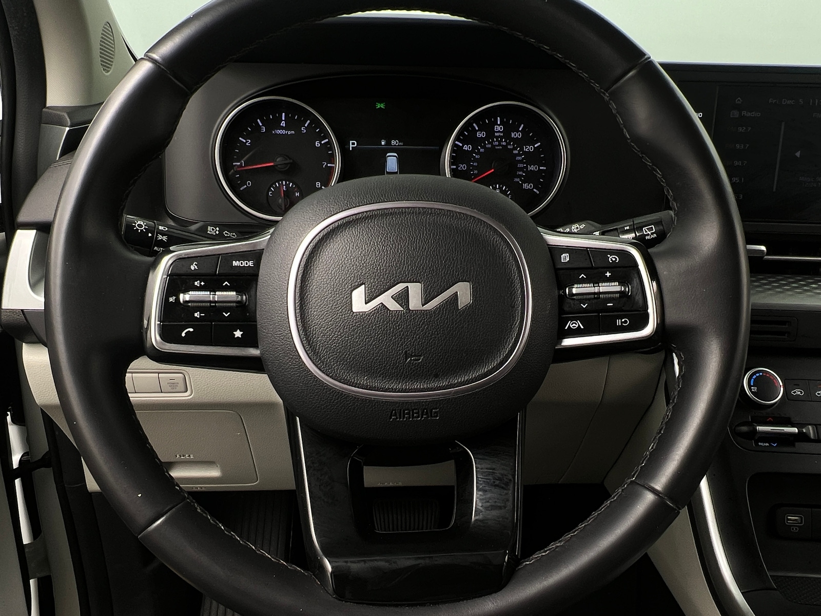 Thumbnail: 2024 Kia Carnival - 4