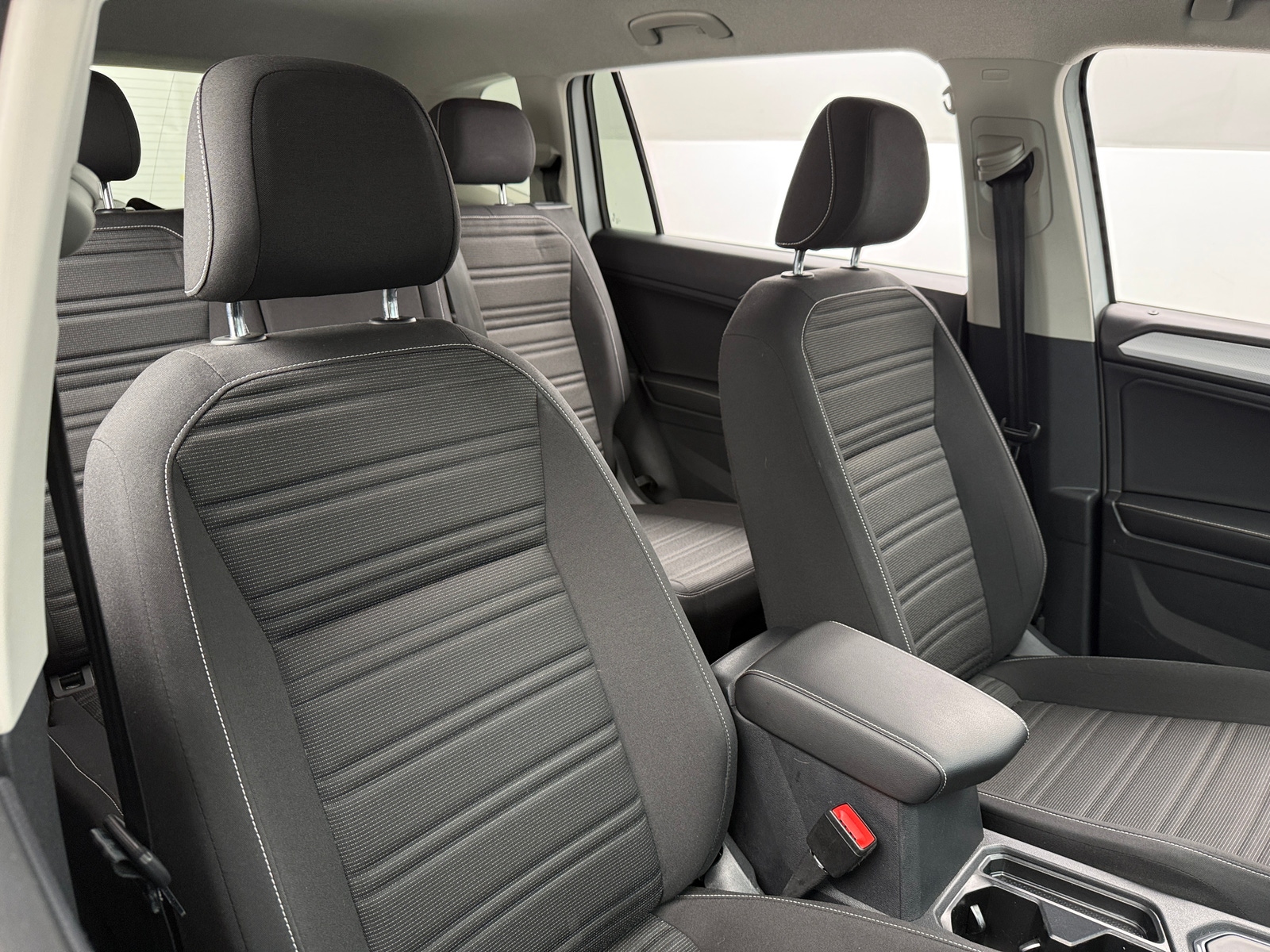 Thumbnail: 2022 Volkswagen Tiguan - 2