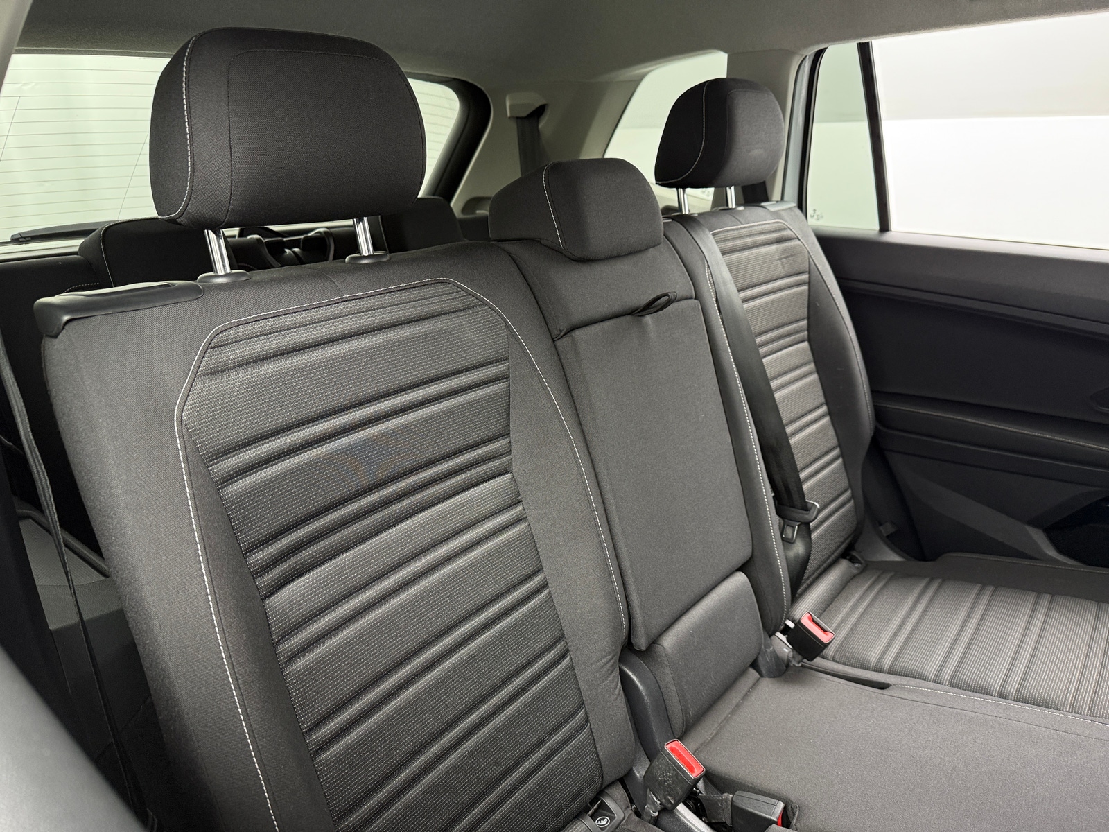 Thumbnail: 2022 Volkswagen Tiguan - 6