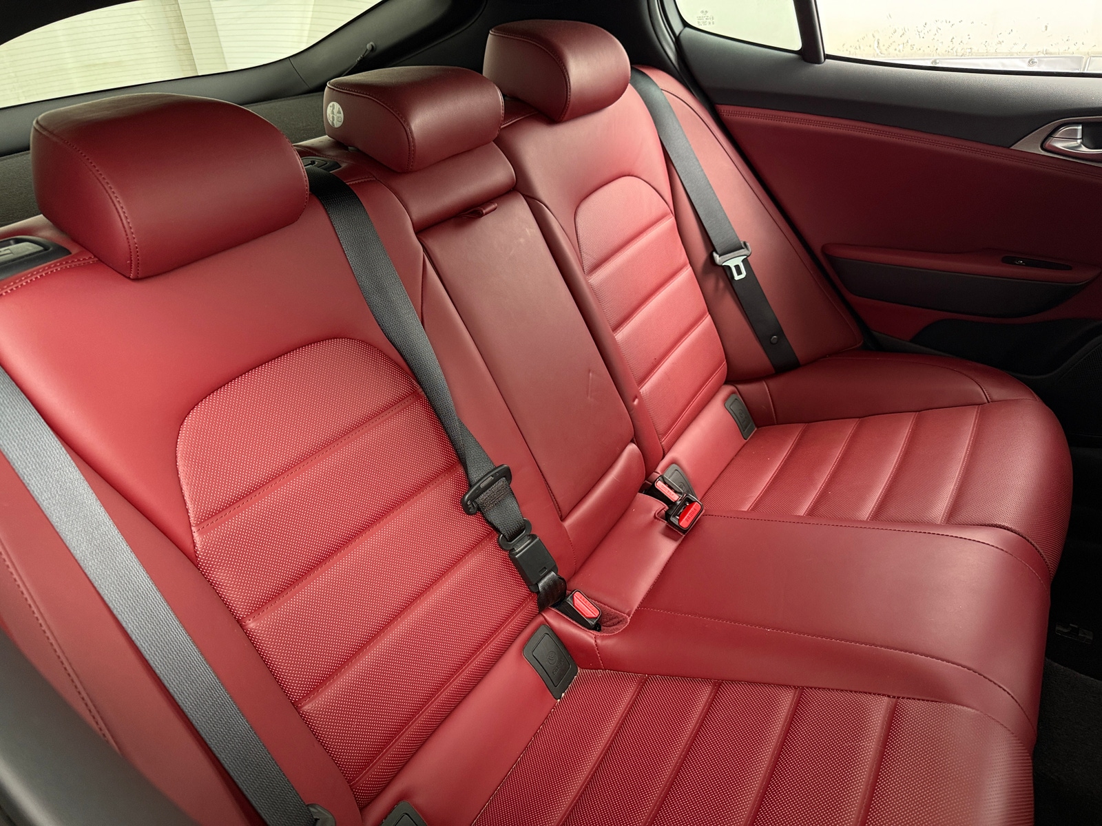 Thumbnail: 2018 Kia Stinger - 5