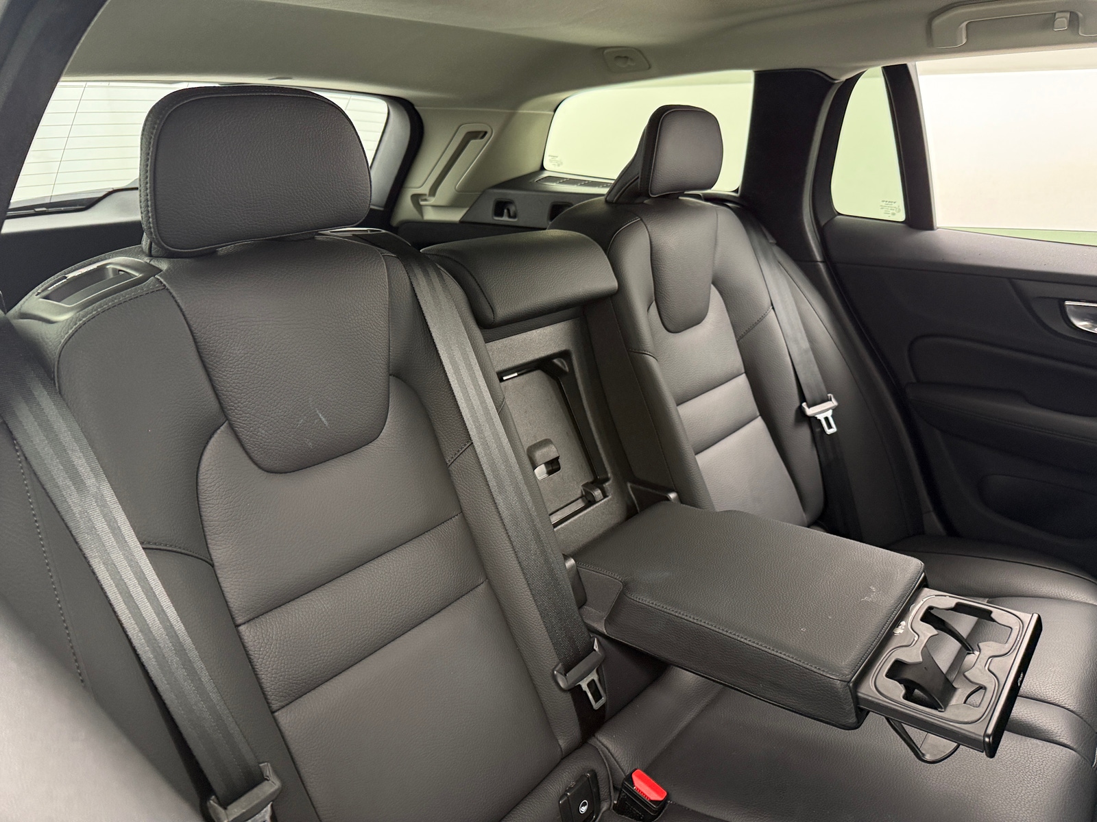 Thumbnail: 2025 Volvo V60 - 5