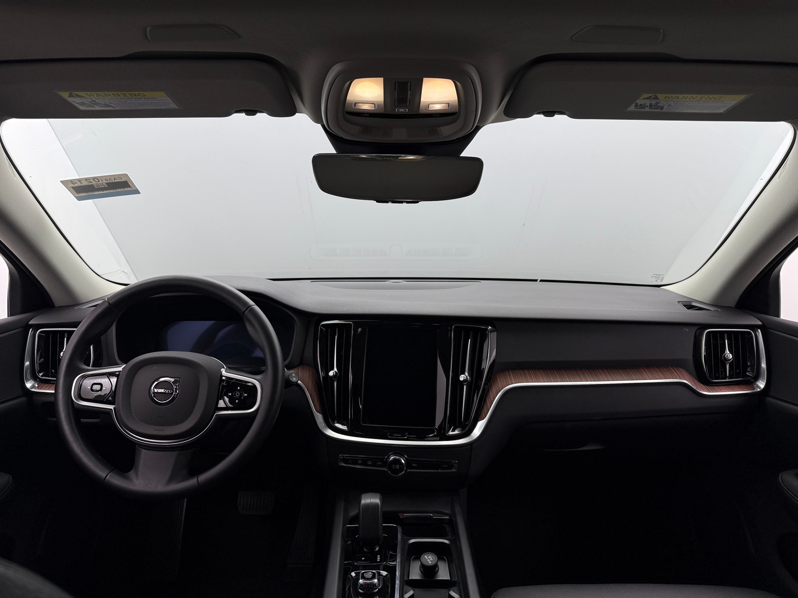 Thumbnail: 2025 Volvo V60 - 2