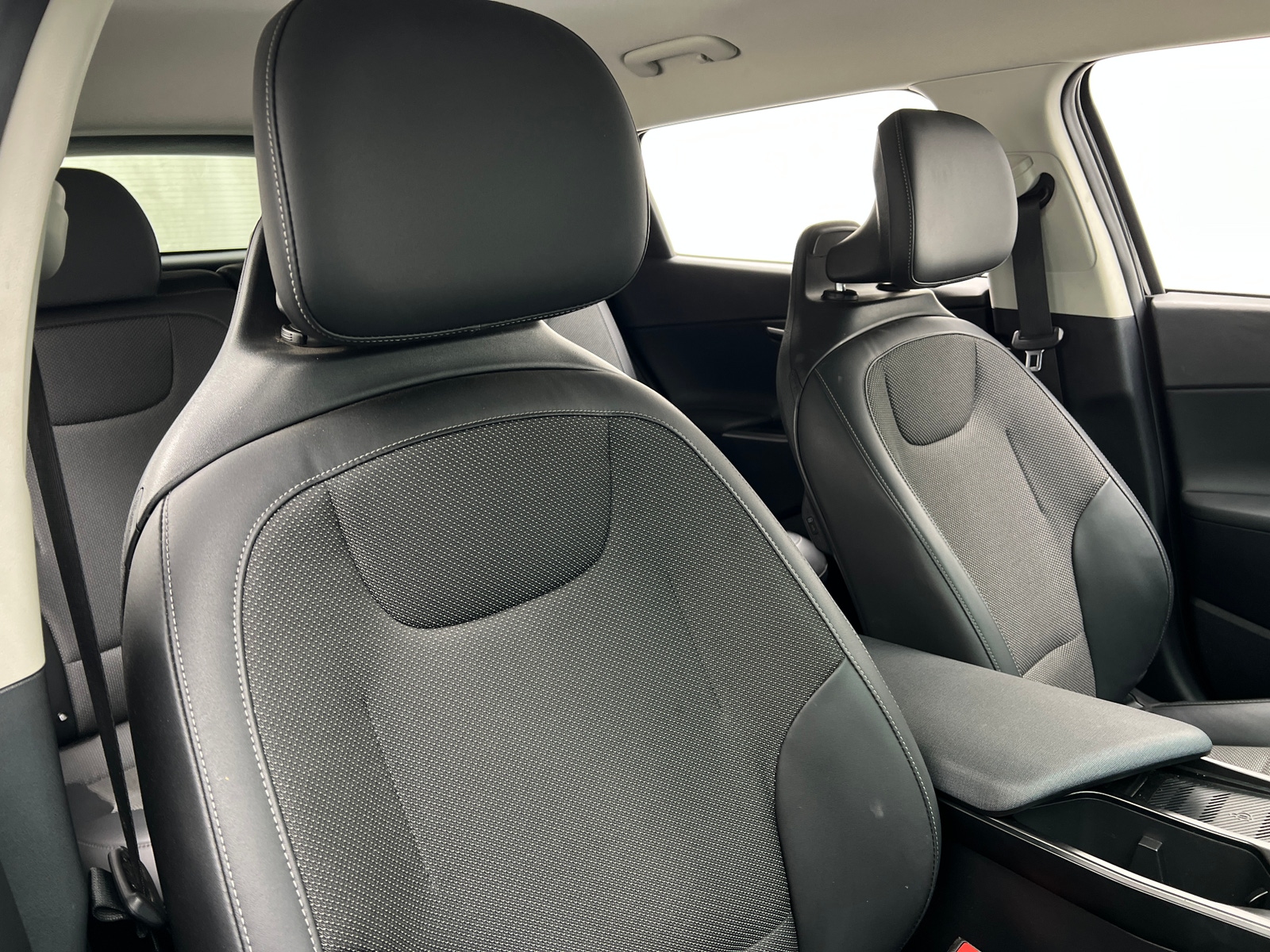 Thumbnail: 2024 Kia EV6 - 2