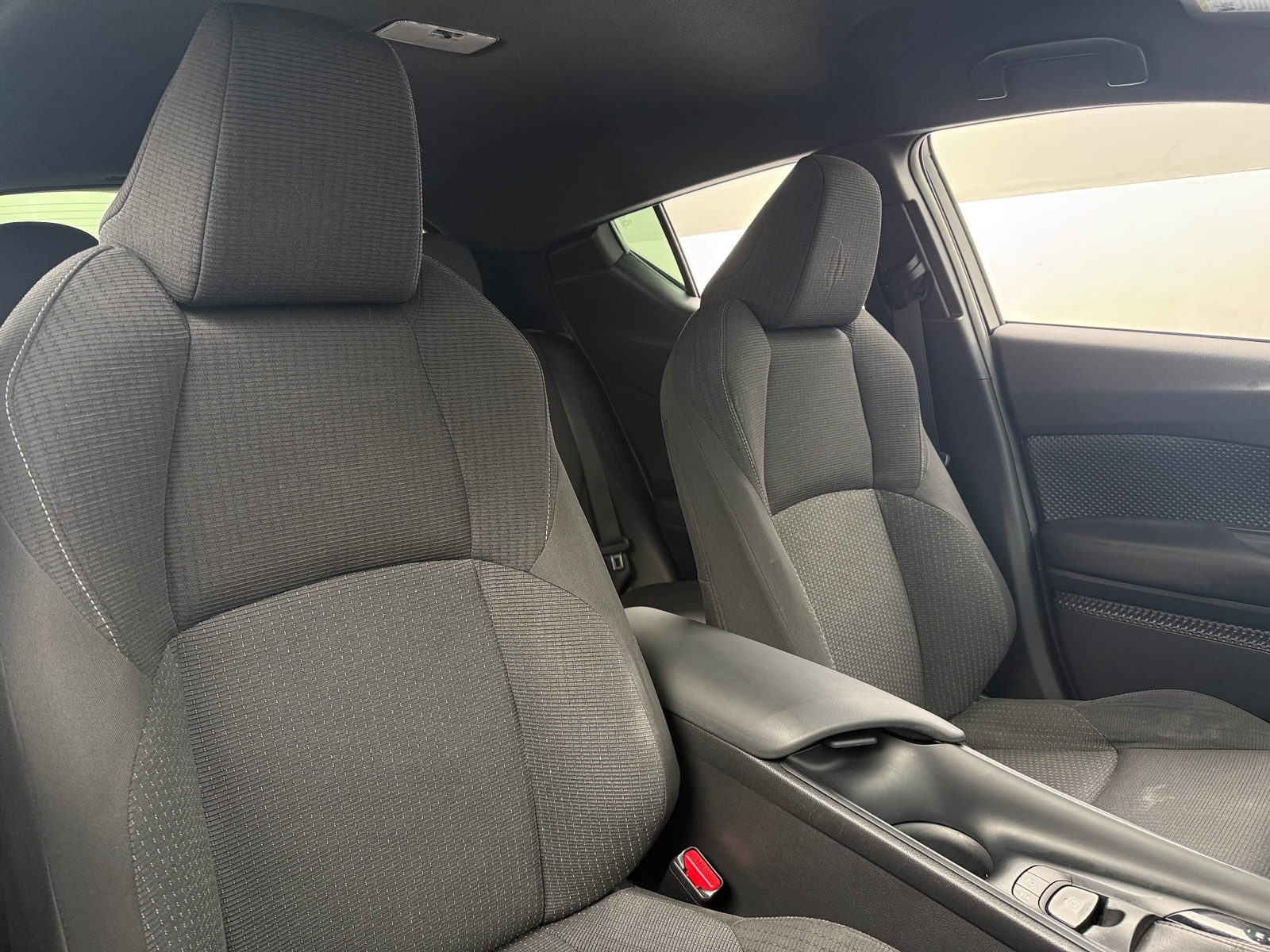 Thumbnail: 2018 Toyota C-HR - 2