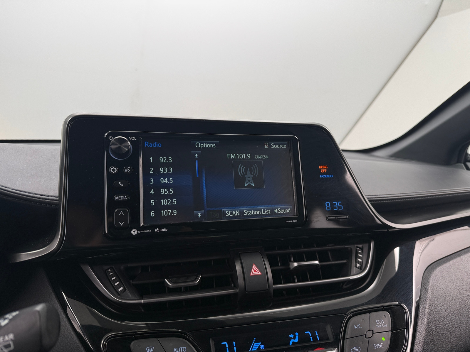 Thumbnail: 2018 Toyota C-HR - 4