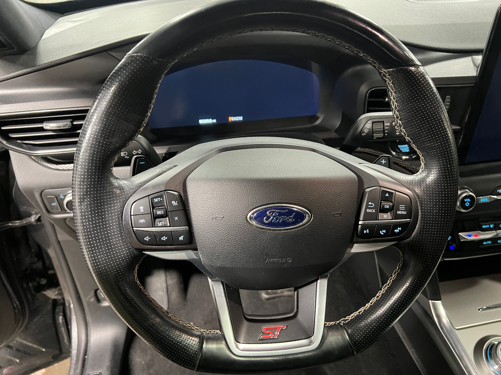 Thumbnail: 2020 Ford Explorer - 4