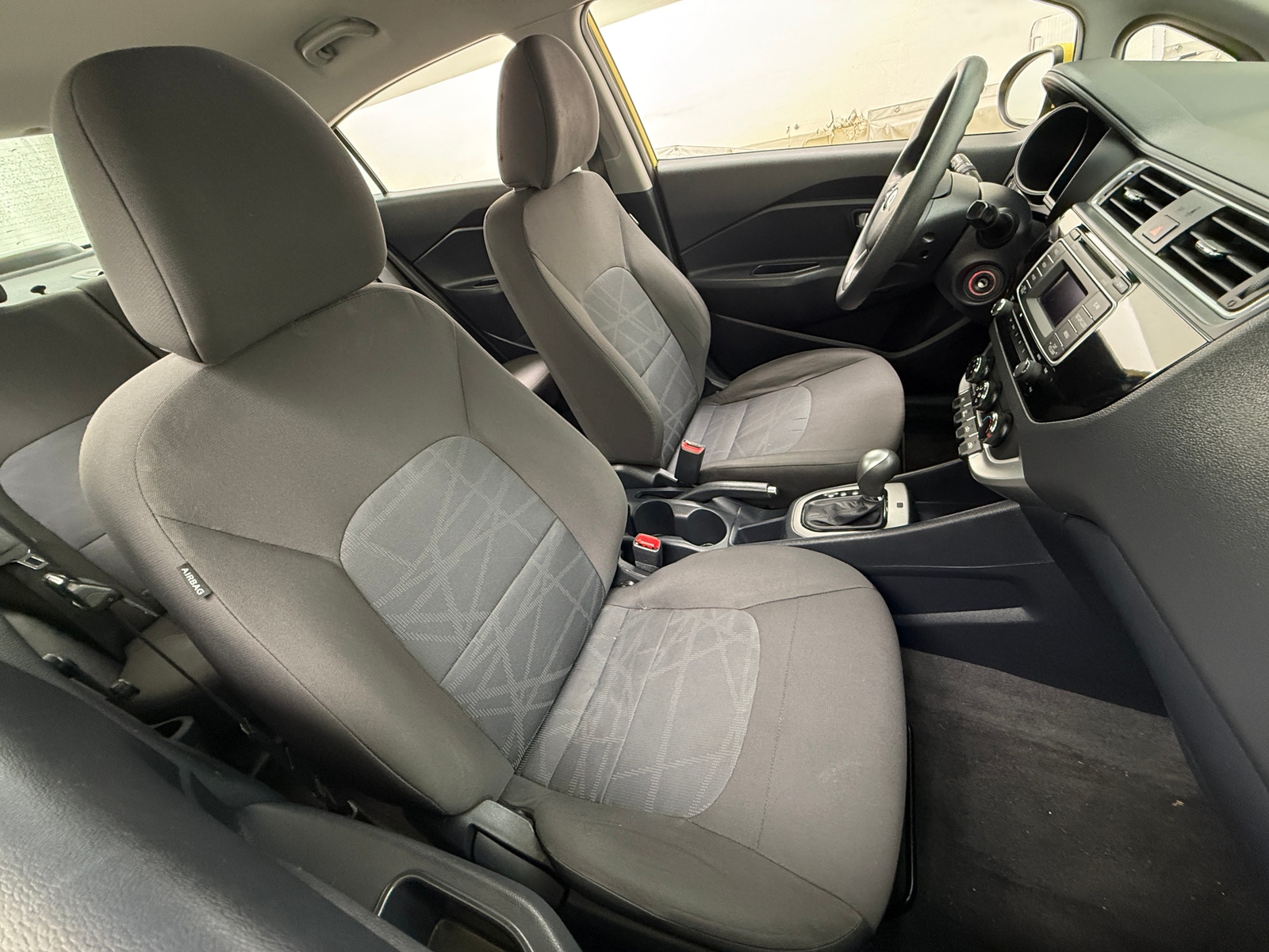 Thumbnail: 2016 Kia Rio - 2