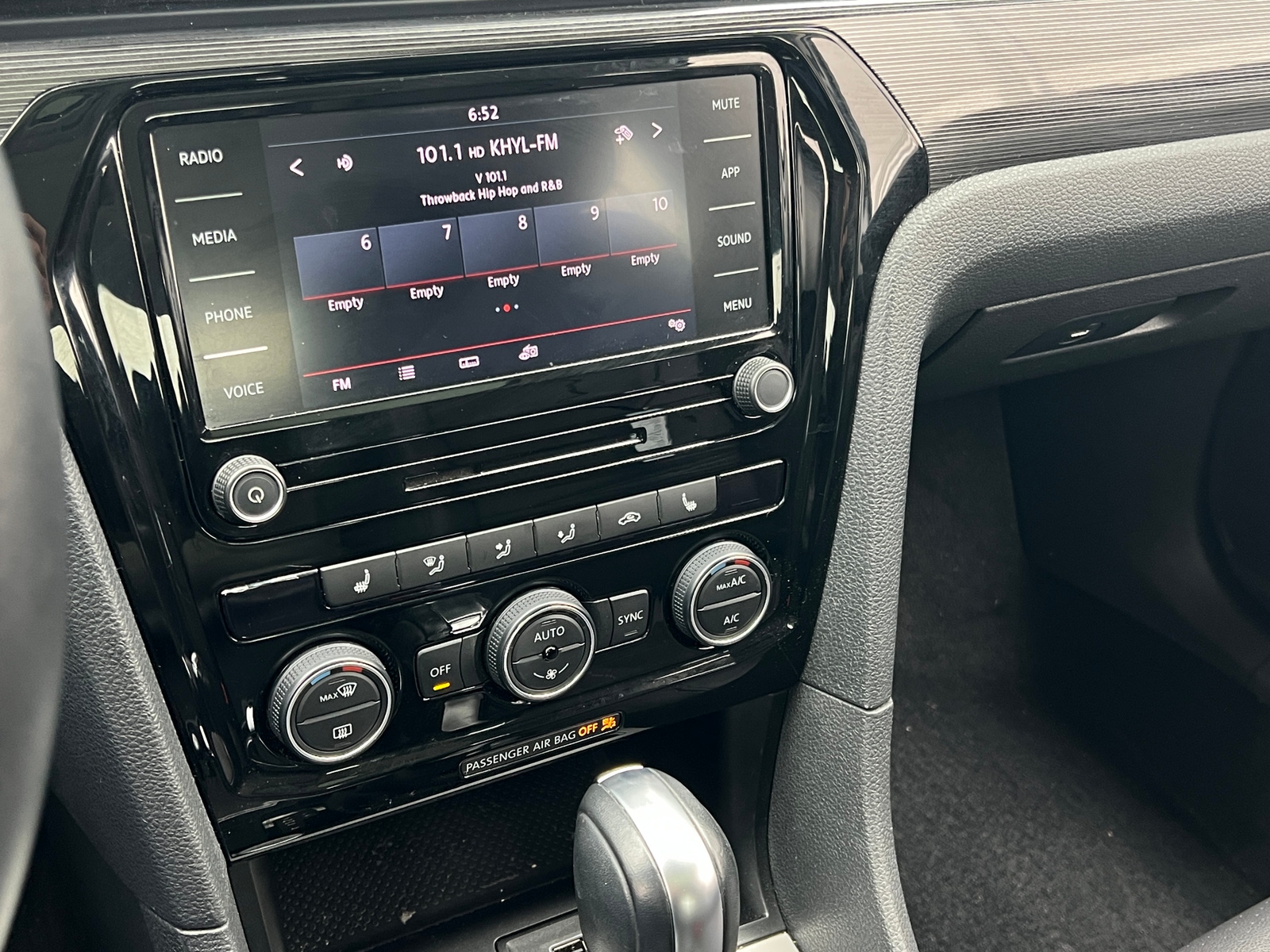 Thumbnail: 2020 Volkswagen Passat - 3