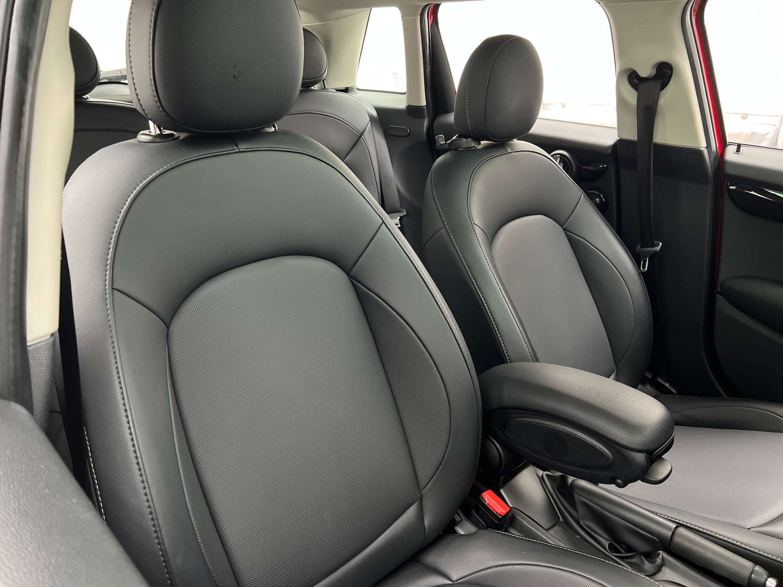 Thumbnail: 2019 MINI Cooper Hardtop - 2