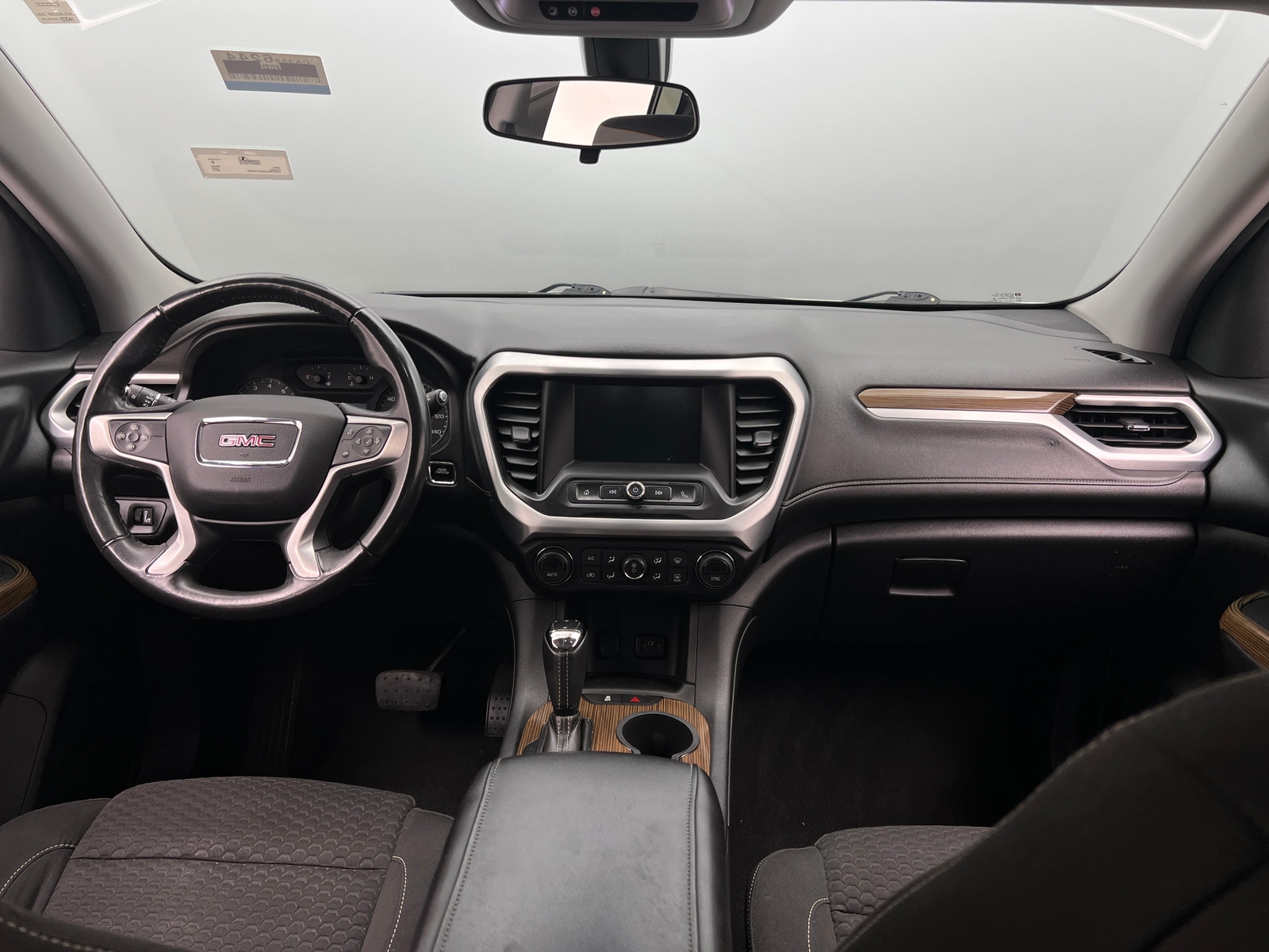 Thumbnail: 2017 GMC Acadia - 3