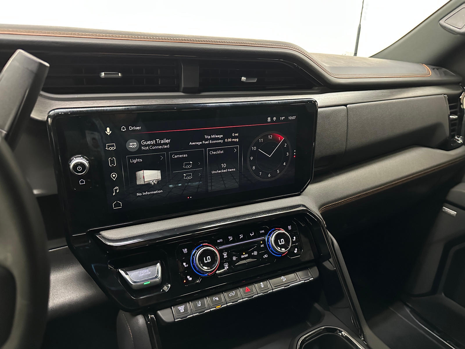 Thumbnail: 2025 GMC Sierra 3500 - 3