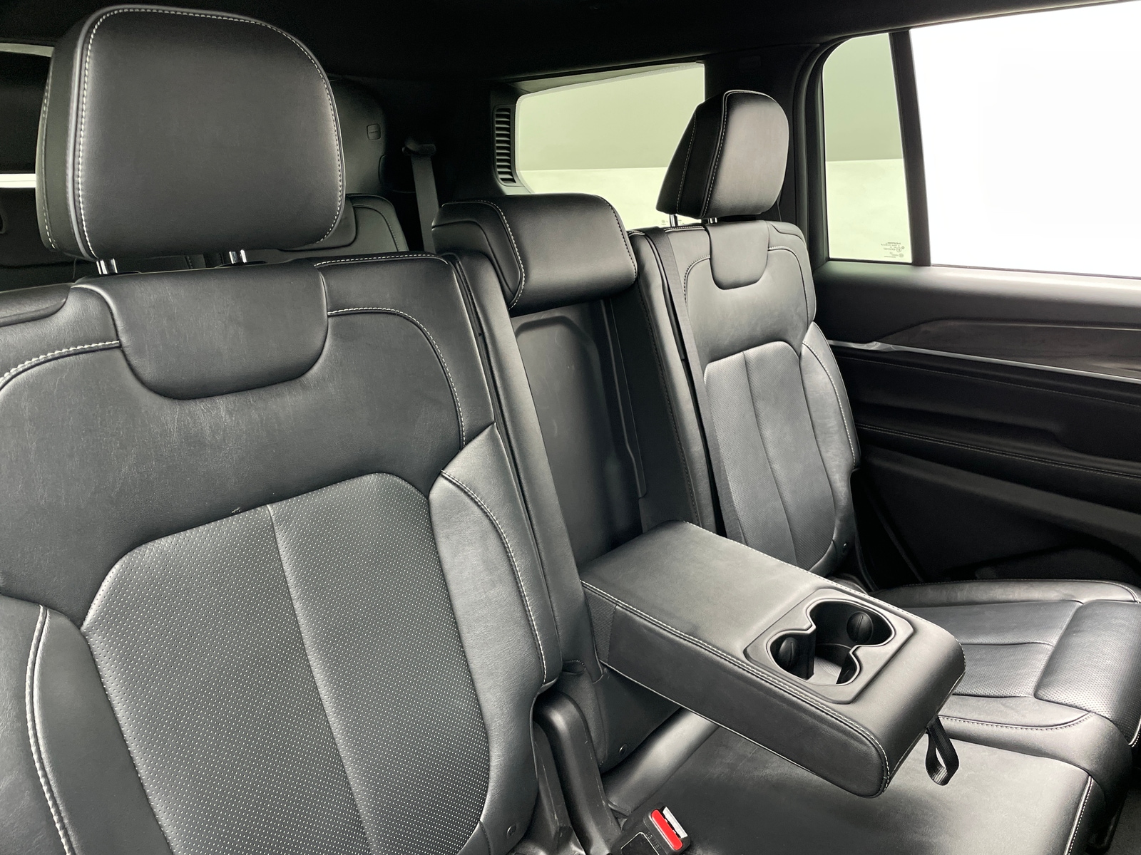 Thumbnail: 2024 Jeep Grand Cherokee L - 5