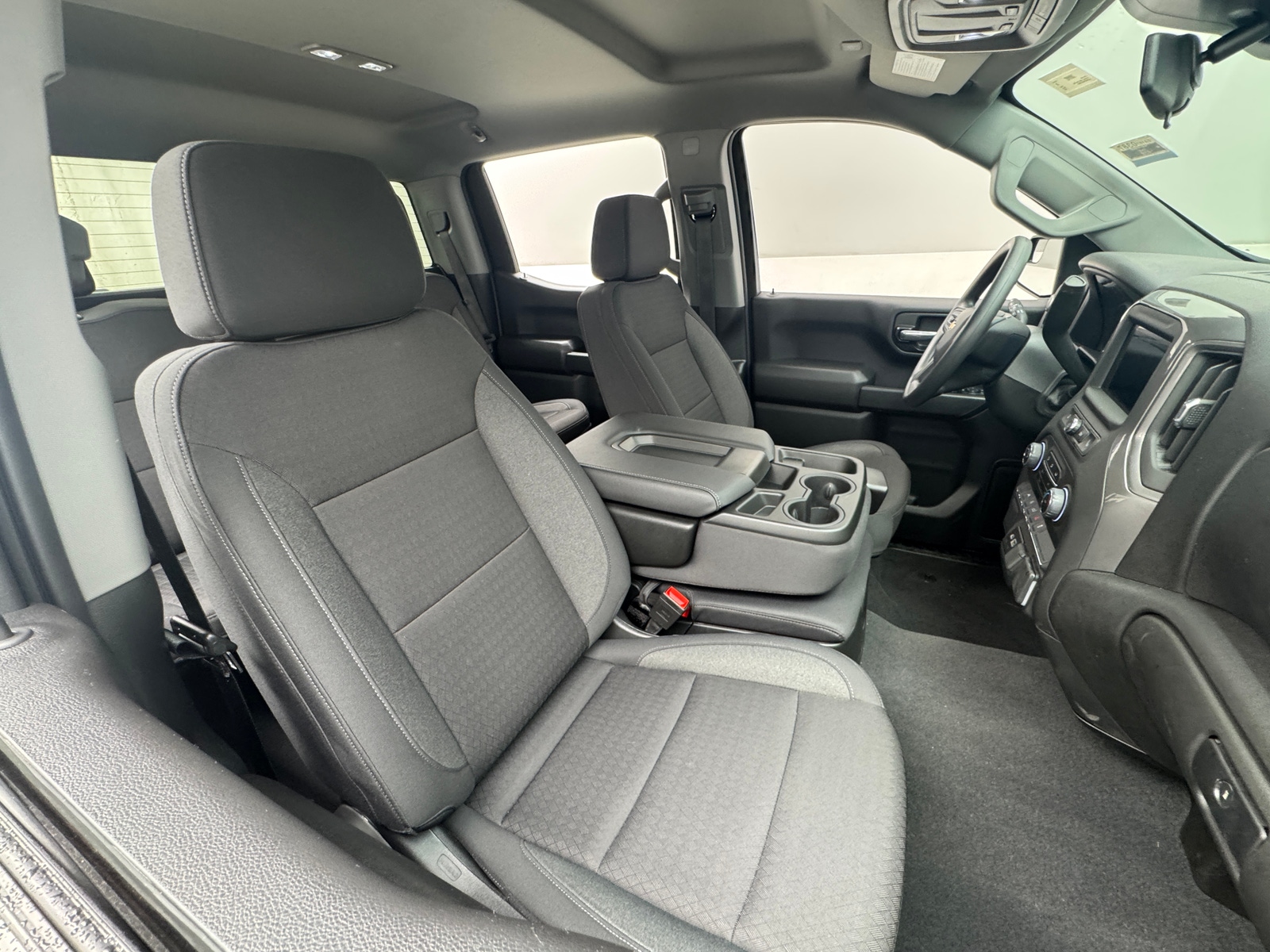 Thumbnail: 2025 Chevrolet Silverado 1500 - 2