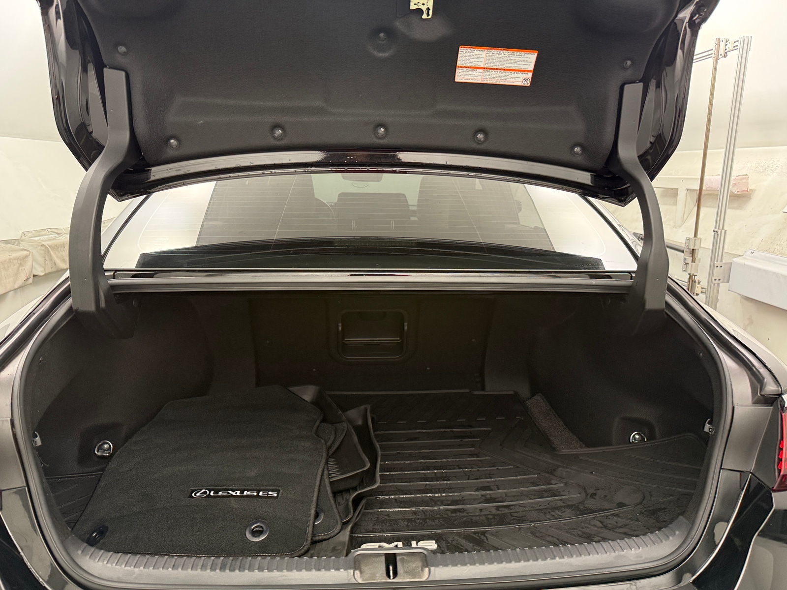 Thumbnail: 2023 Lexus ES - 6