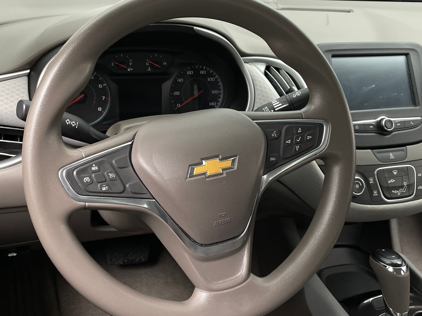 Thumbnail: 2018 Chevrolet Malibu - 5