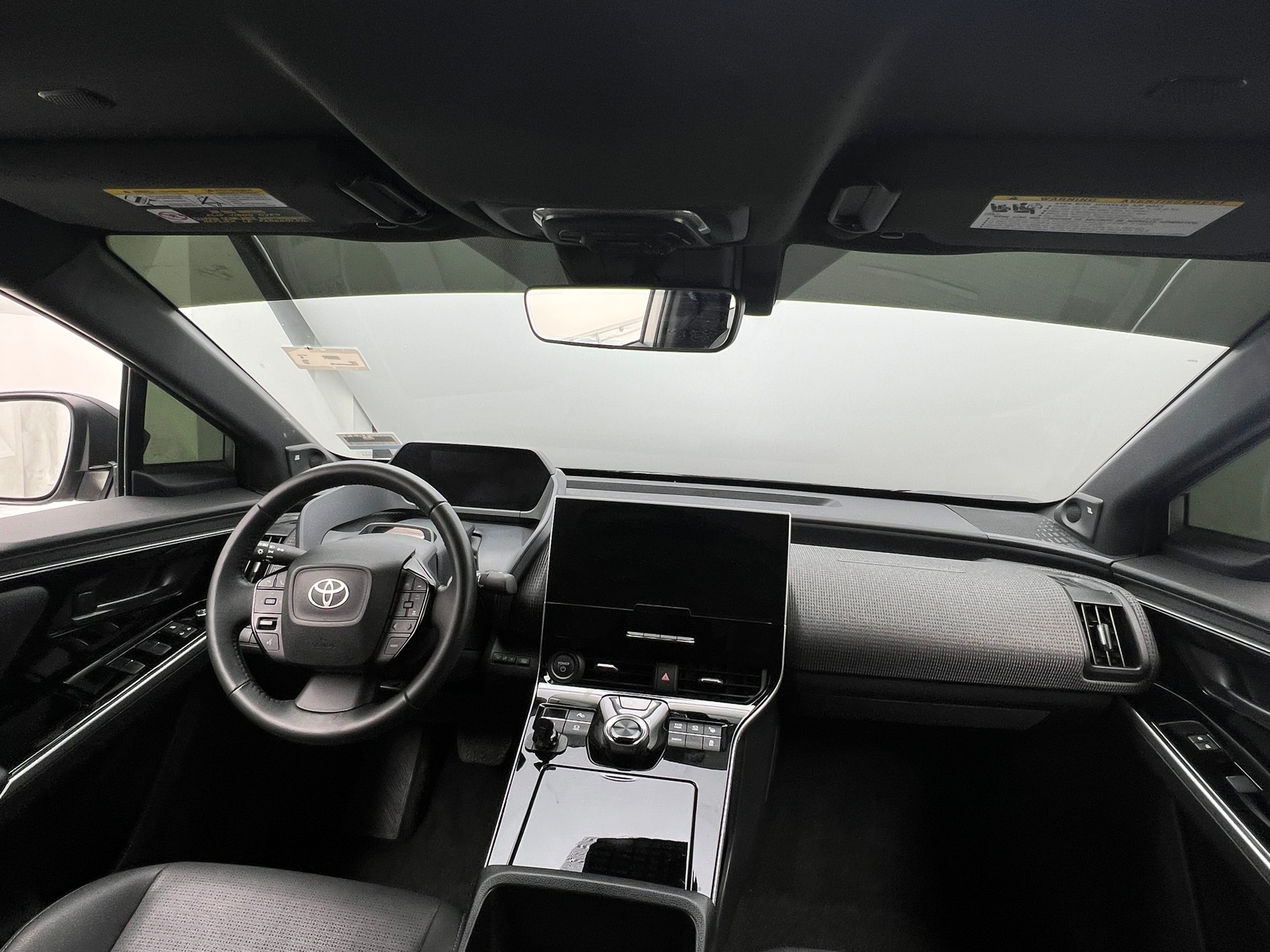 Thumbnail: 2024 Toyota bZ4X - 2