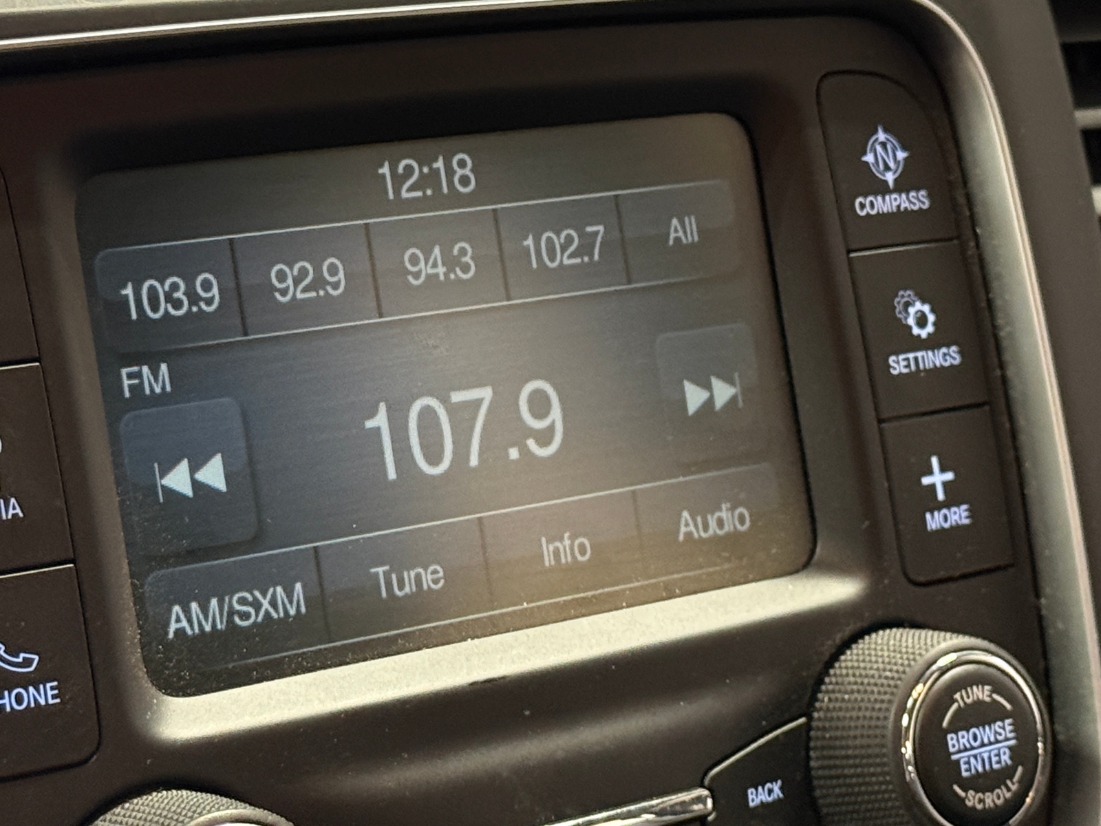 Thumbnail: 2019 RAM 1500 Classic - 3