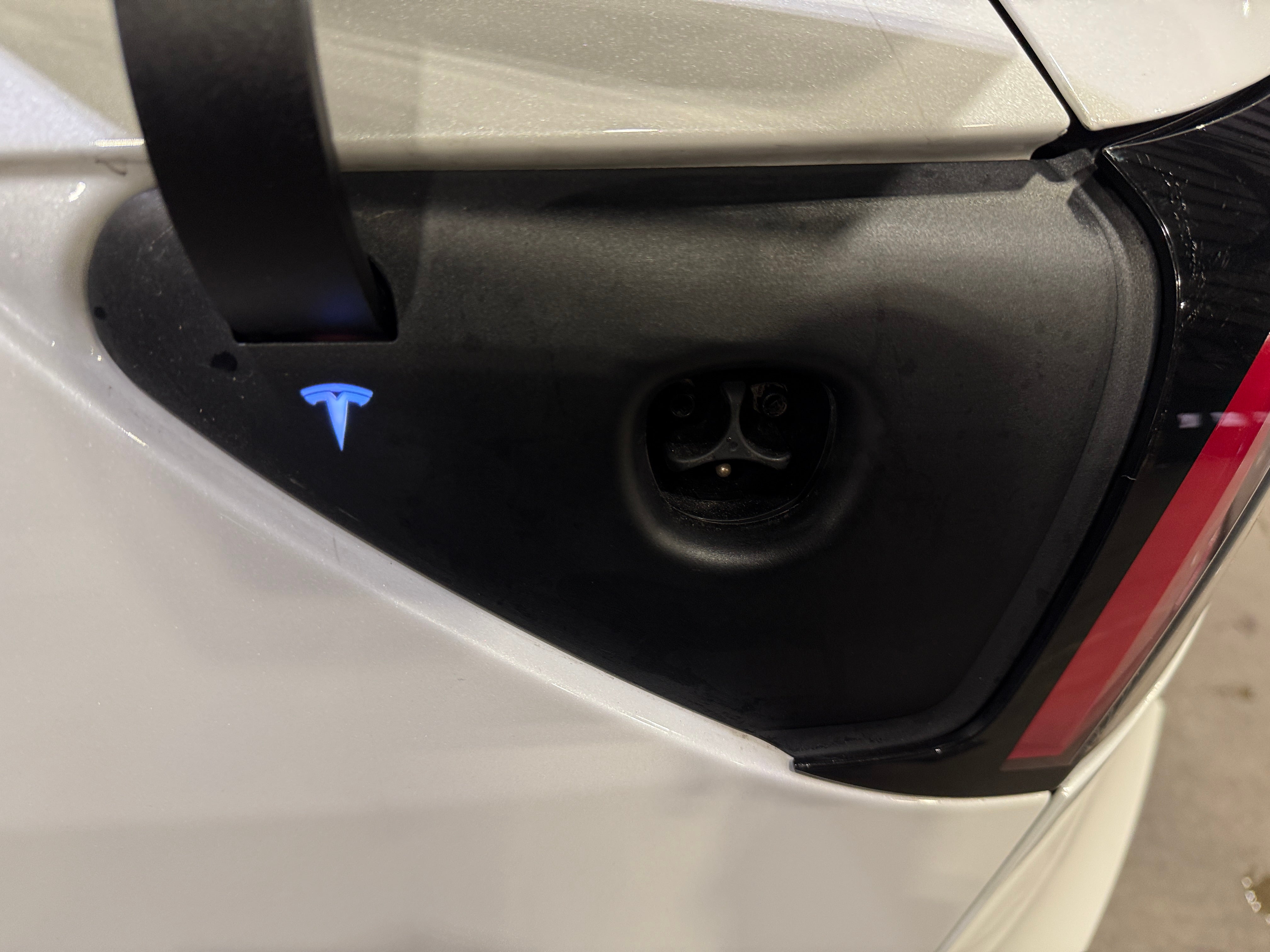 Used 2022 Tesla Model Y Long Range with VIN 7SAYGDEE2NF425578 for sale in Northfield, Minnesota