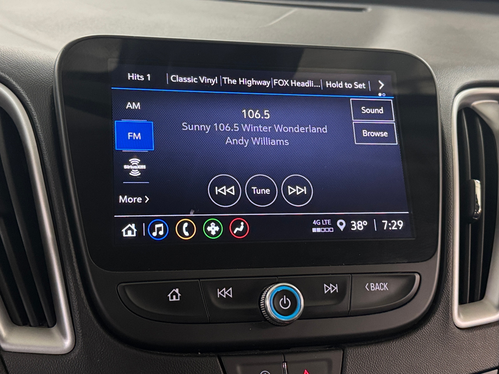 Thumbnail: 2024 Chevrolet Malibu - 4