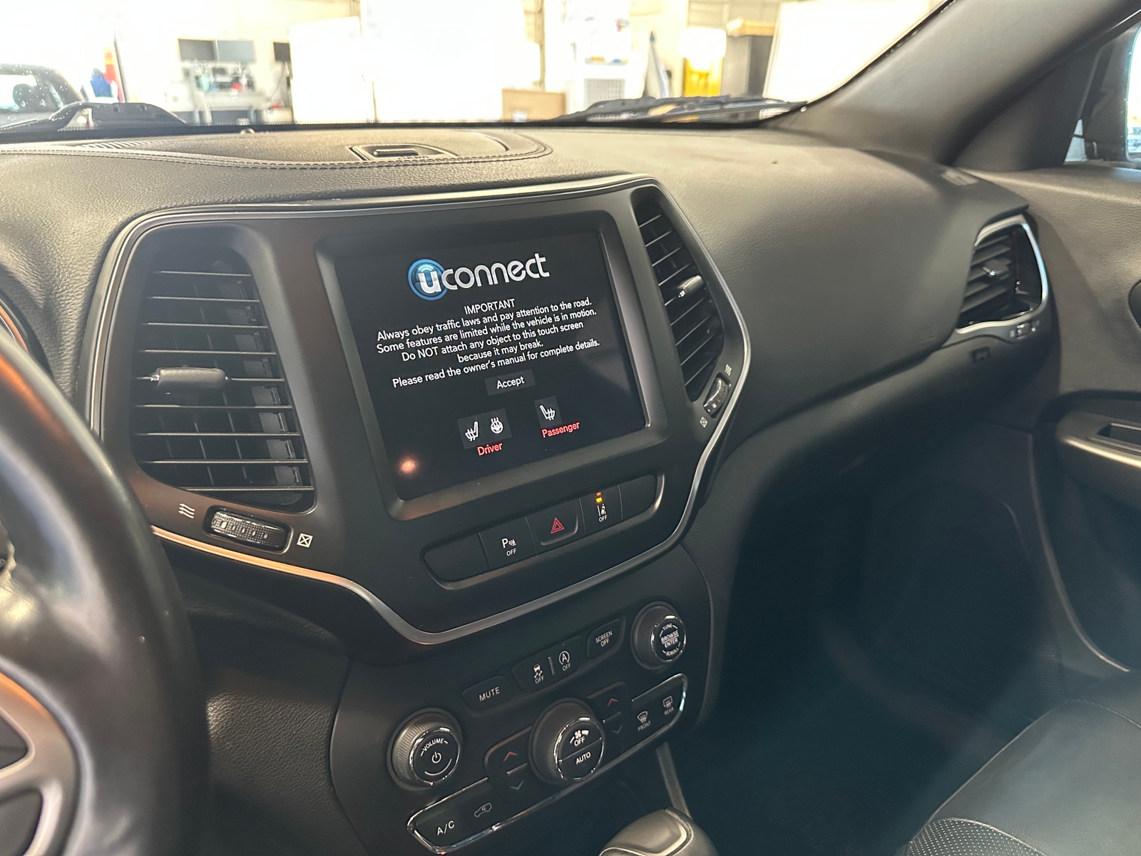 Thumbnail: 2021 Jeep Cherokee - 3