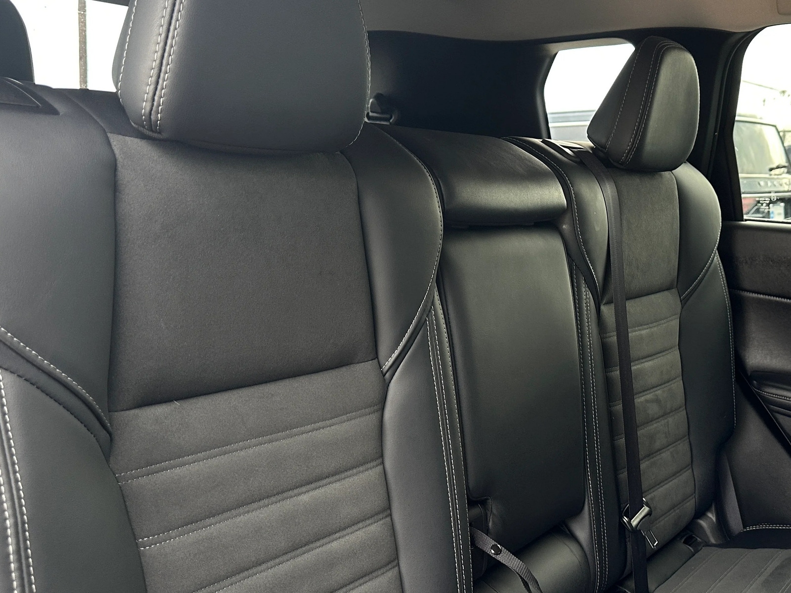 Thumbnail: 2024 Mitsubishi Outlander - 5