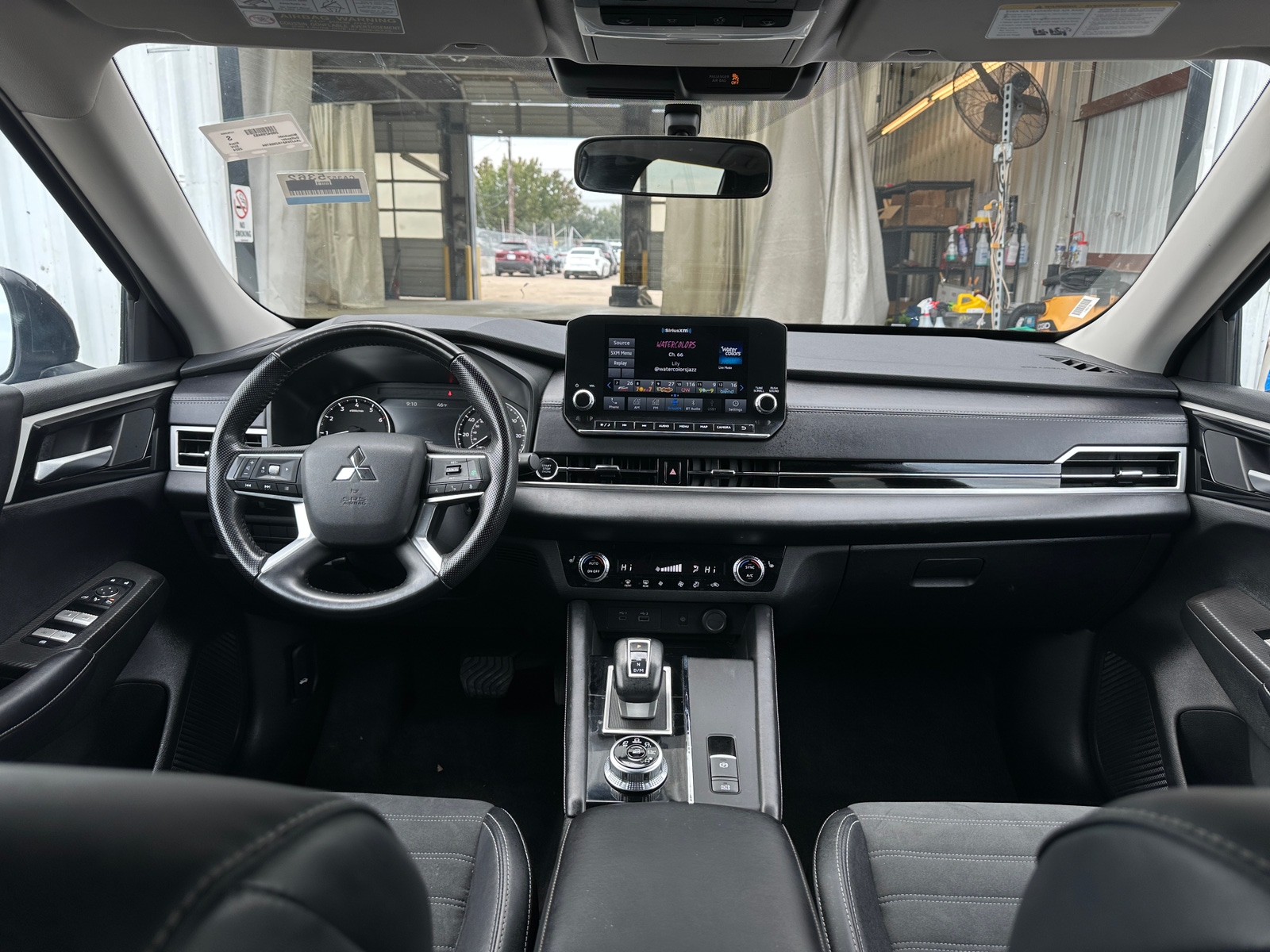 Thumbnail: 2024 Mitsubishi Outlander - 2