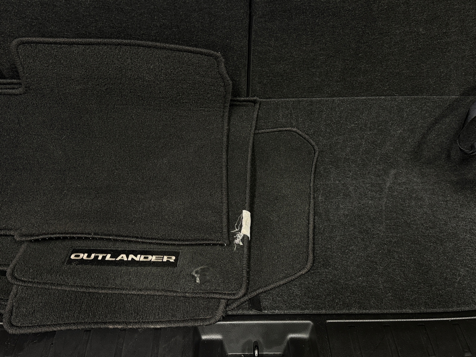 Thumbnail: 2024 Mitsubishi Outlander - 6