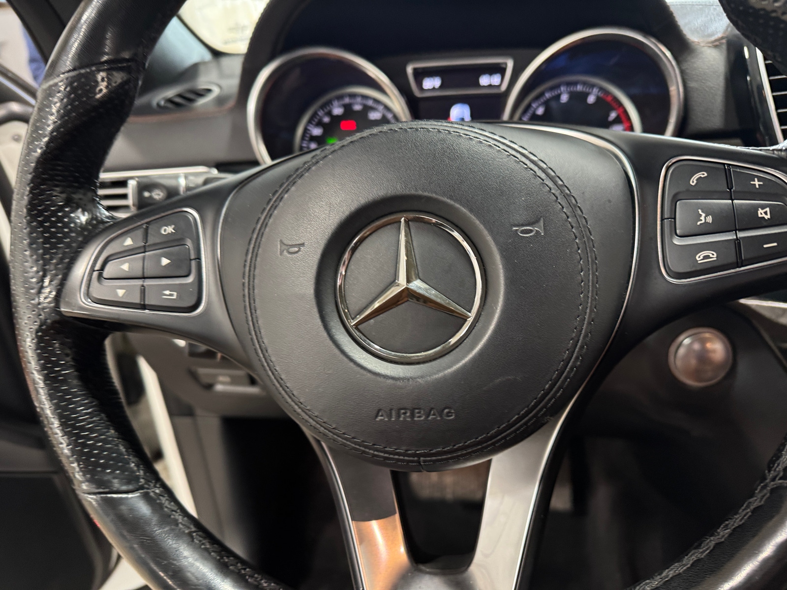 Thumbnail: 2019 Mercedes-Benz GLS - 4